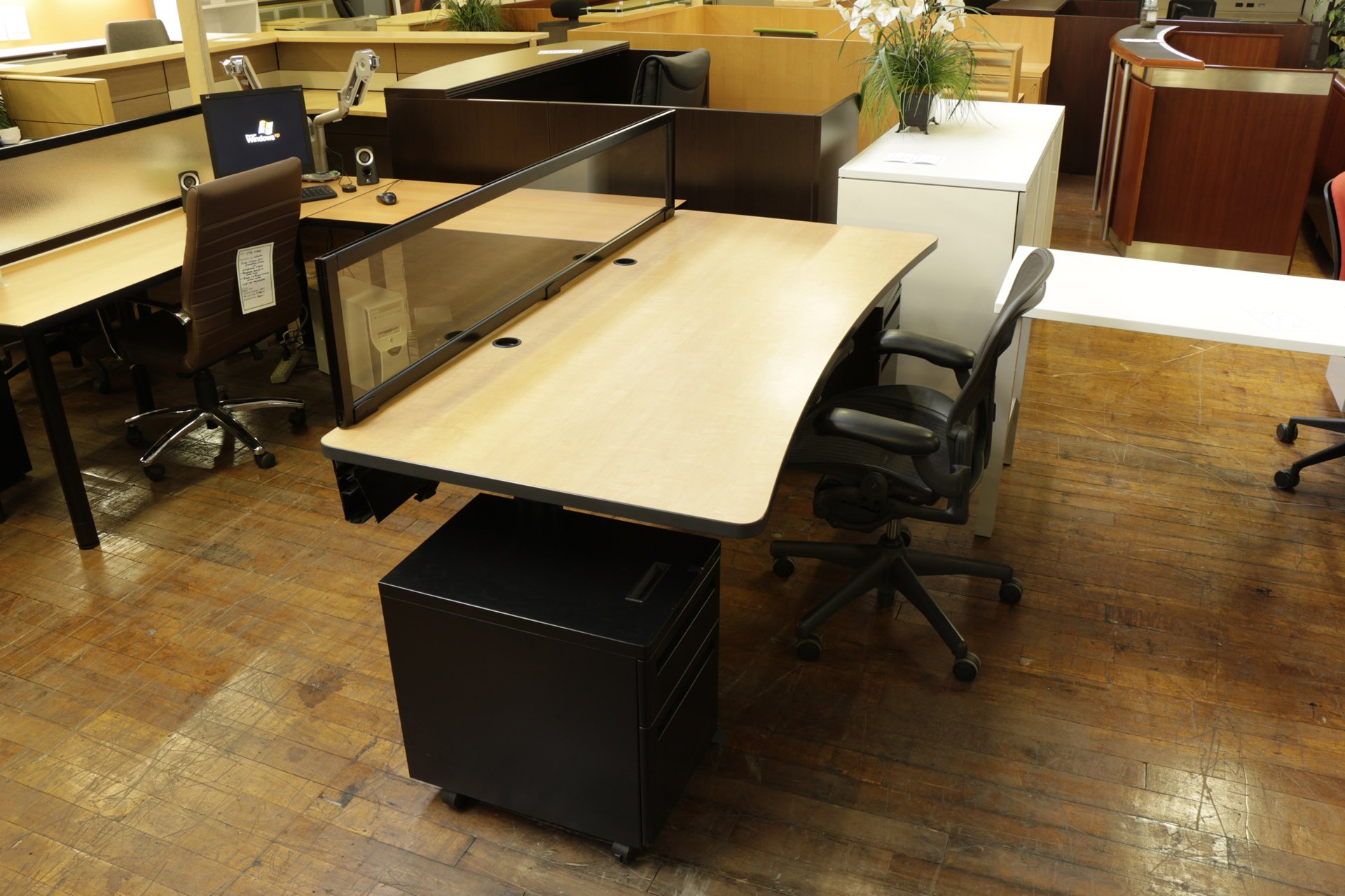 Knoll Freestanding Open Plan Workstation