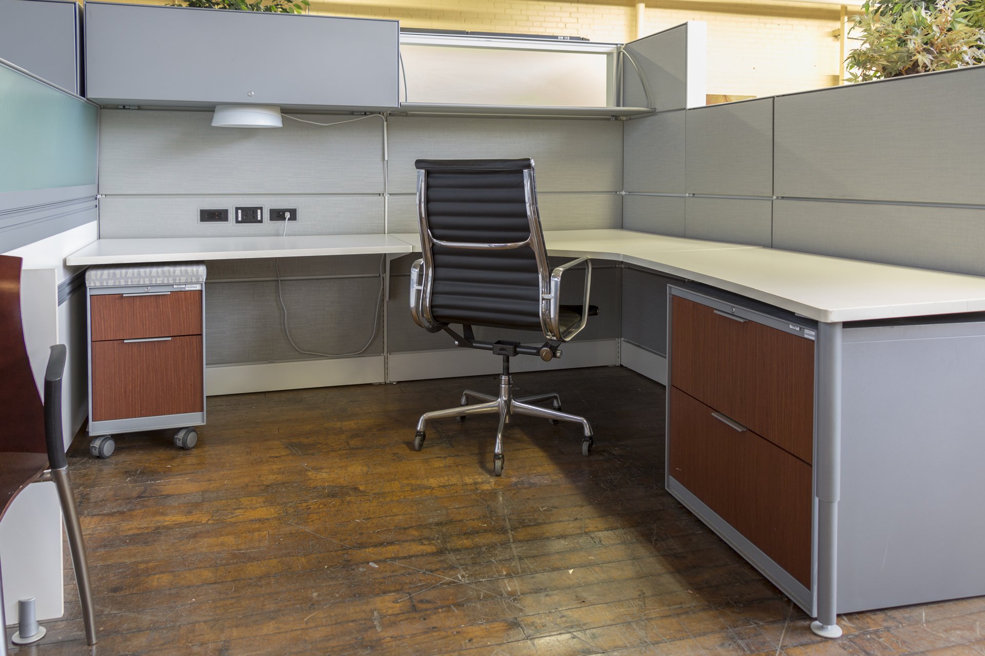 USED TEKNION TRANSIT CUBICLES