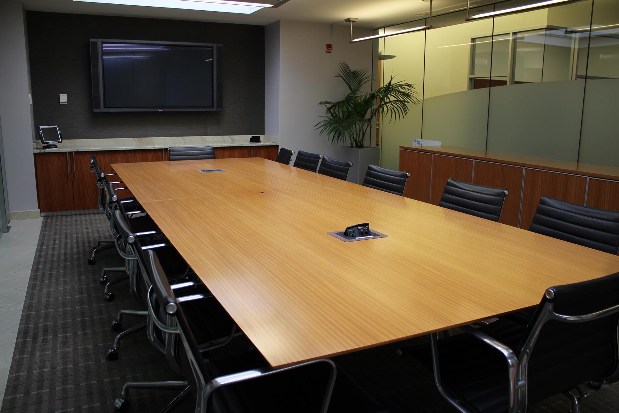 Nienkamper Rec 14′ conference table1