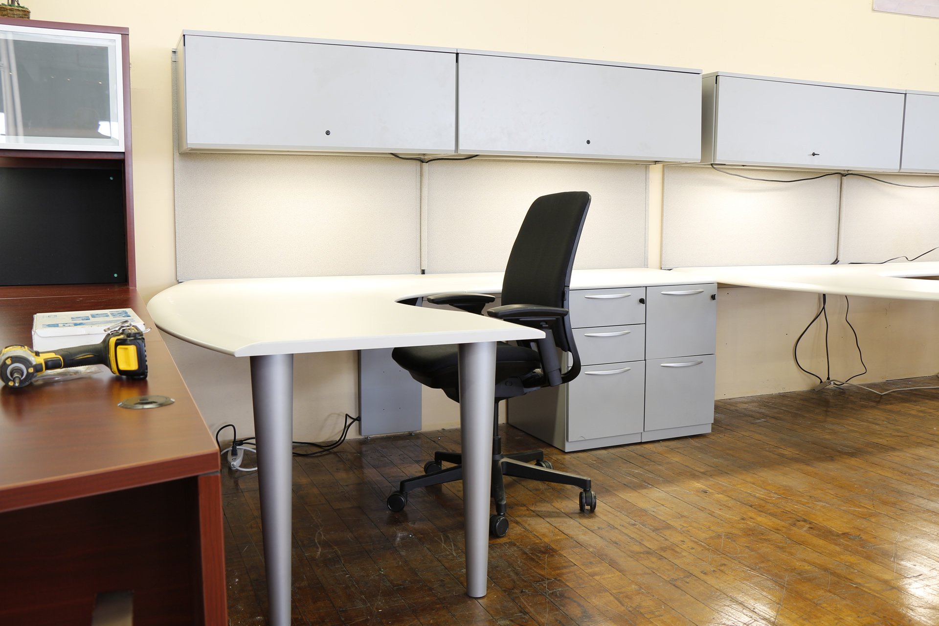 Kimball Harpers 6′ x 8′ Modular L-Desks