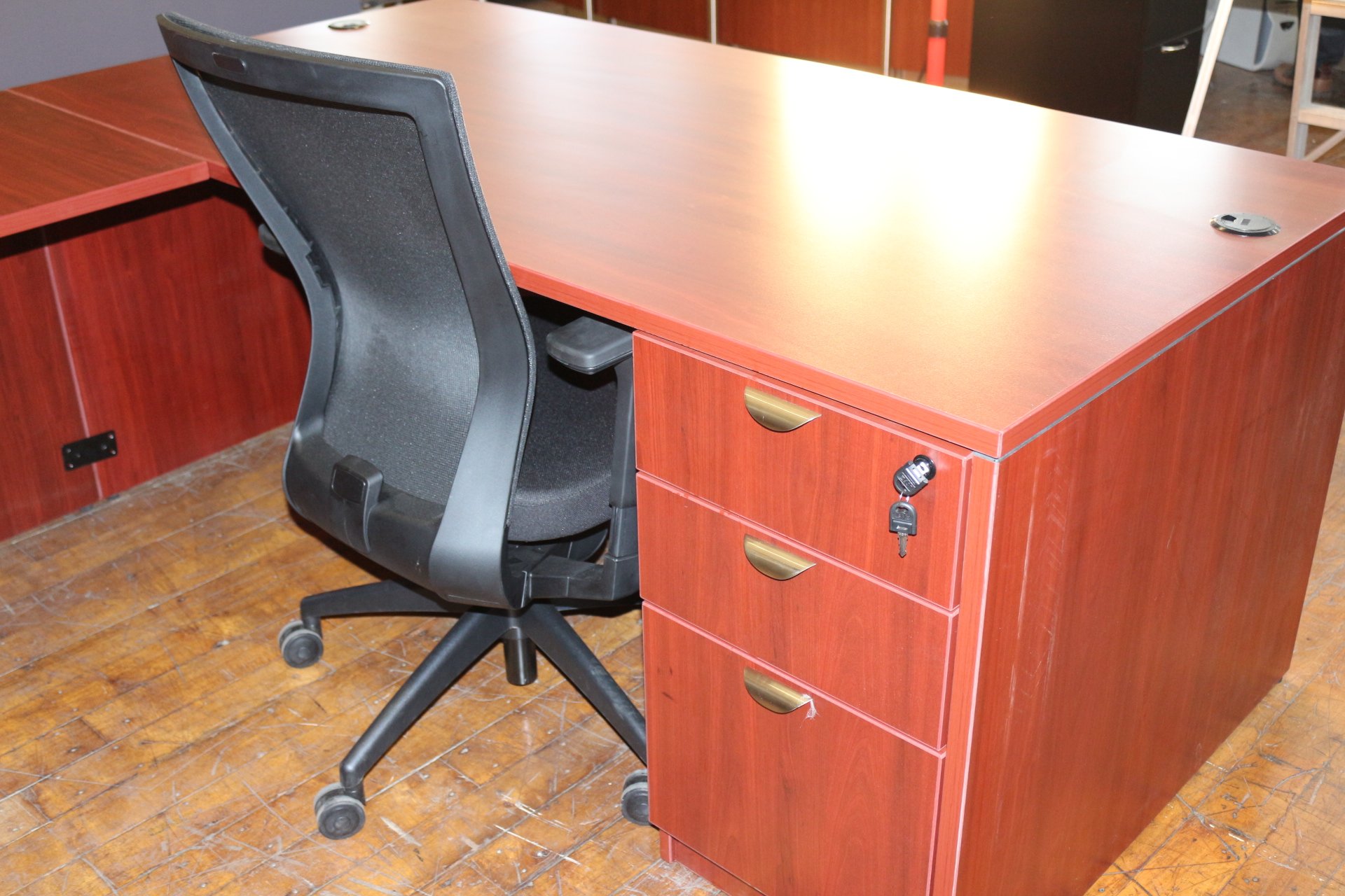 peartreeofficefurniture_peartreeofficefurniture_img_0459.jpg