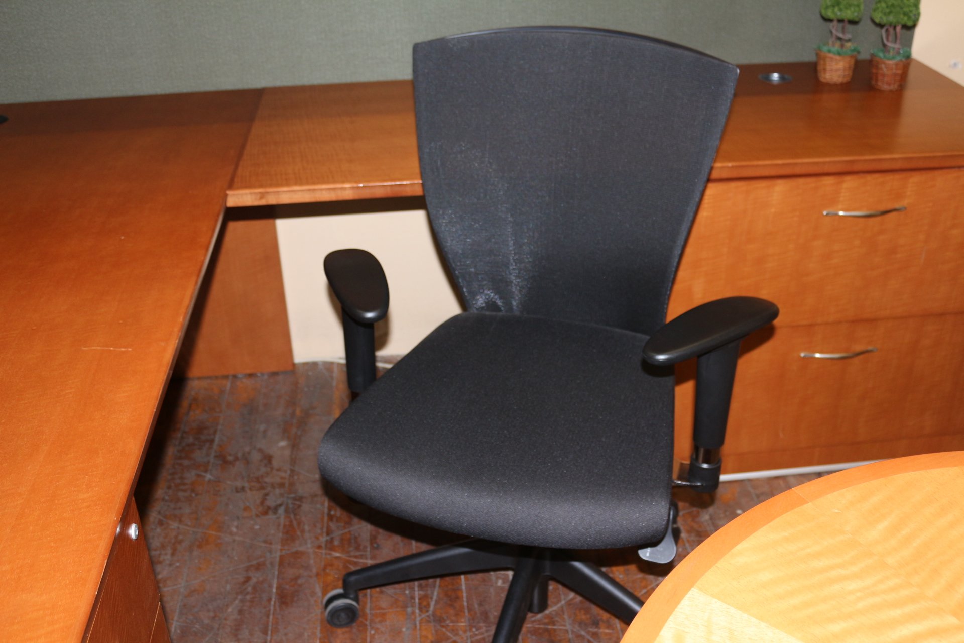 peartreeofficefurniture_peartreeofficefurniture_img_0906.jpg