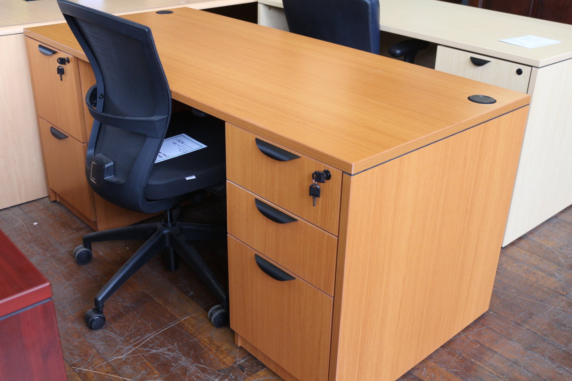 peartreeofficefurniture_peartreeofficefurniture_img_1012.jpg