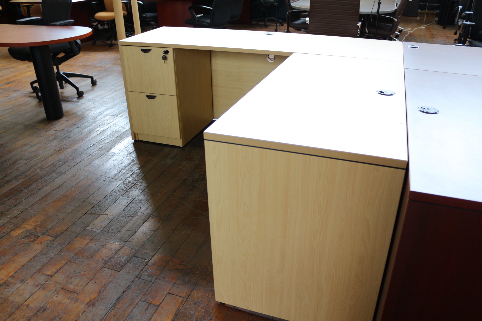 peartreeofficefurniture_peartreeofficefurniture_img_6840.jpg