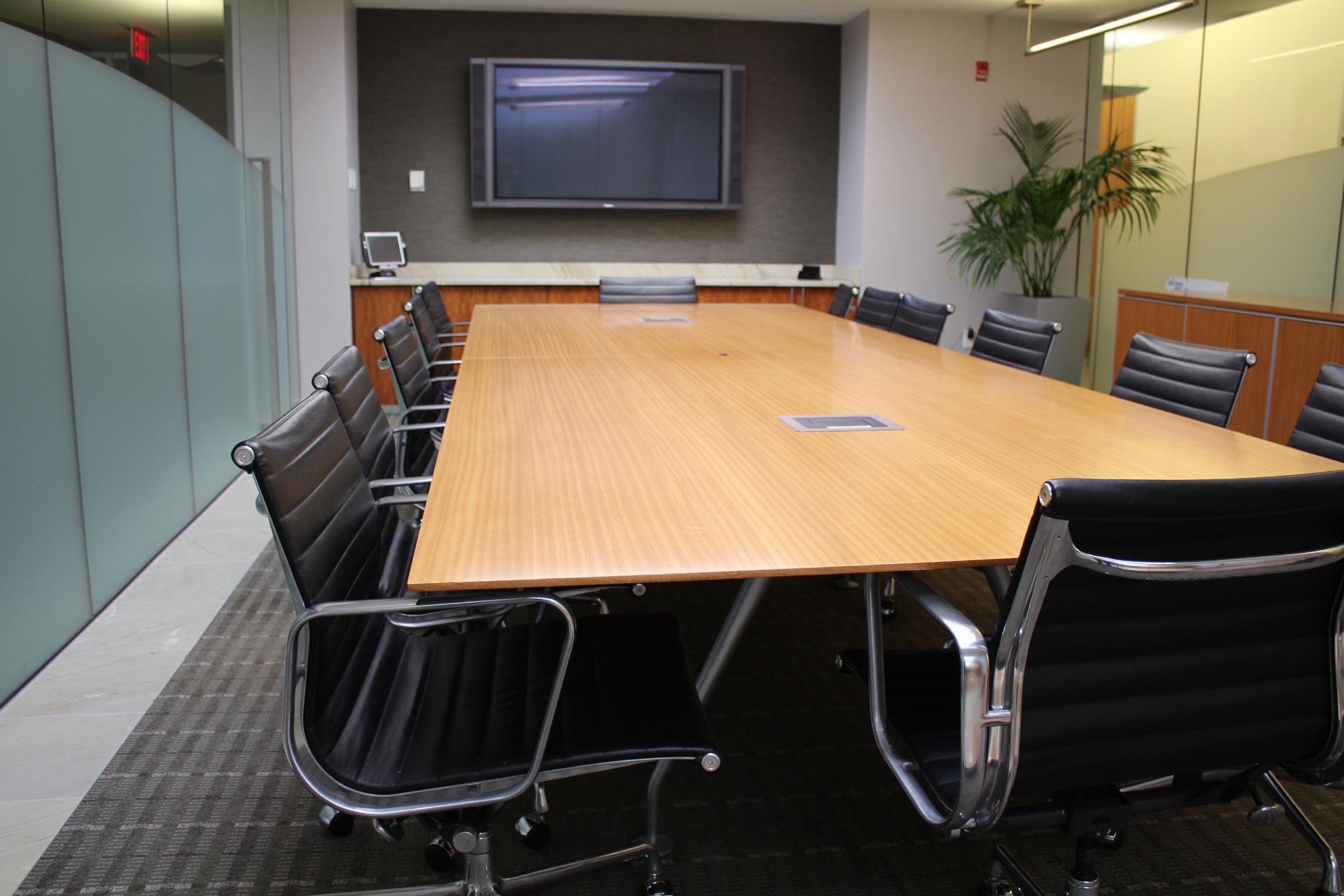 peartreeofficefurniture_peartreeofficefurniture_nienkamper-rec-14-conference-table3.jpg