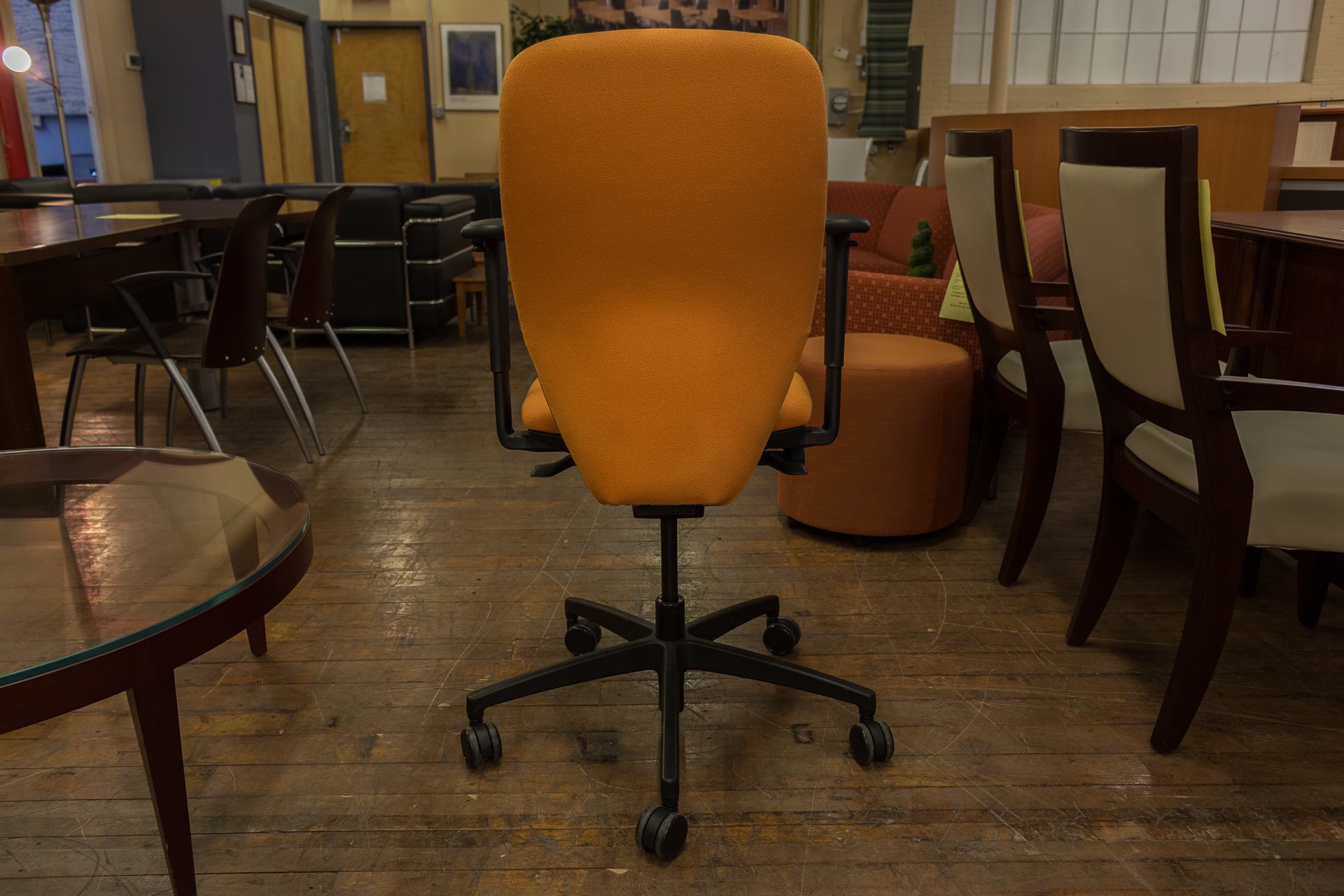 peartreeofficefurniture_peartreeofficefurniture_peartreeofficefurniture_boss-design-multi-function-task-chairs-in-red-blue-and-orange-11.jpg