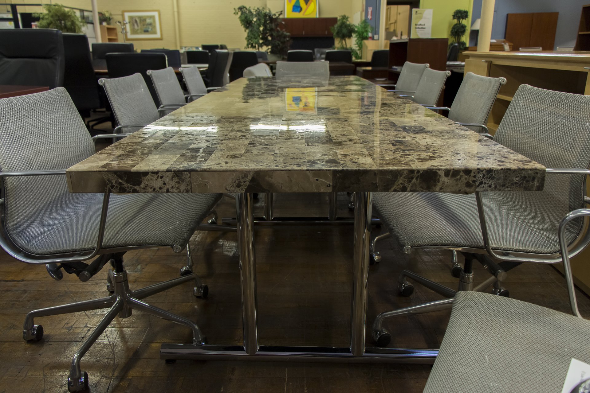 peartreeofficefurniture_peartreeofficefurniture_peartreeofficefurniture_custom-12-faux-mica-top-conference-tables-2.jpg