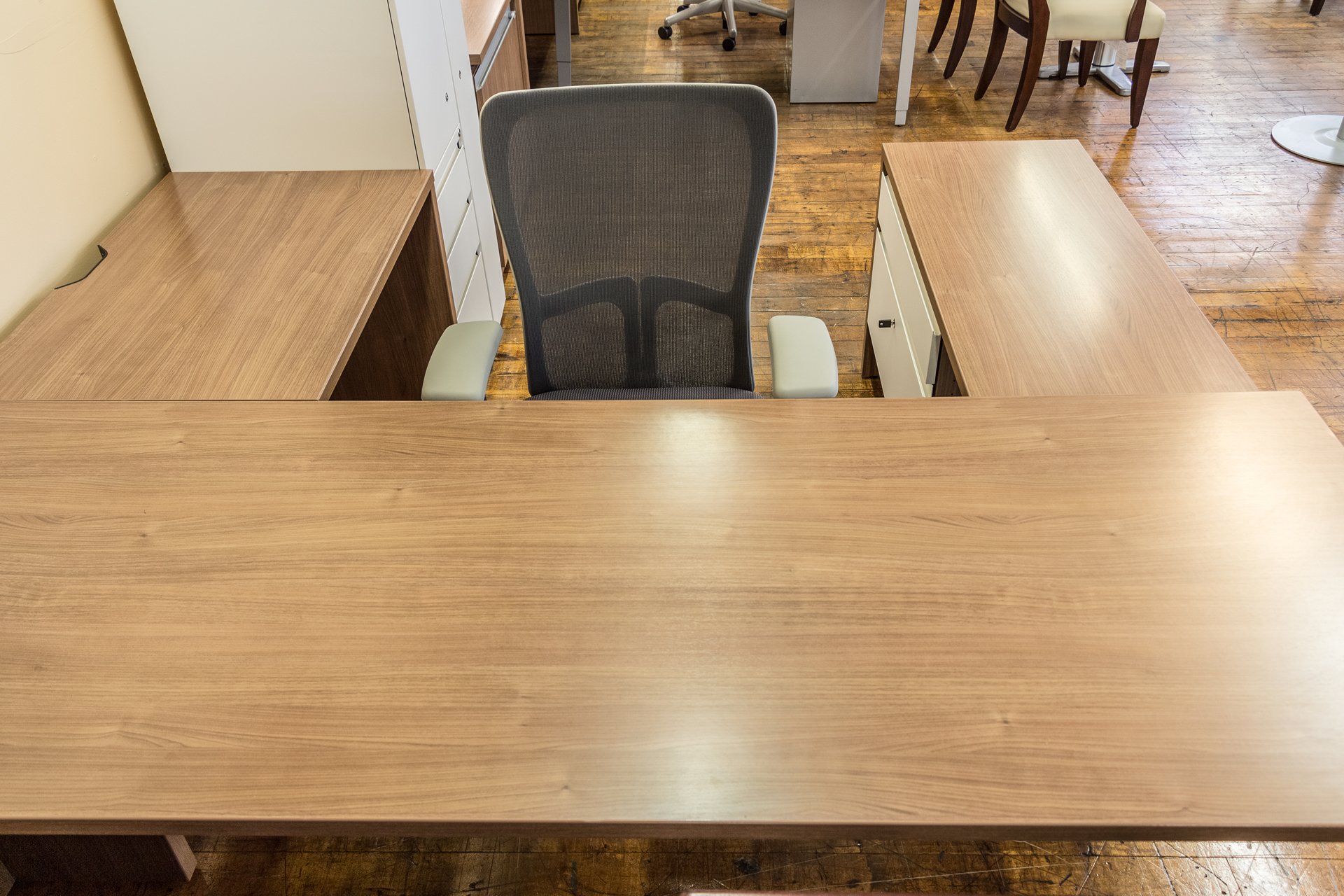 peartreeofficefurniture_peartreeofficefurniture_peartreeofficefurniture_haworth-masters-desk-suite.jpg