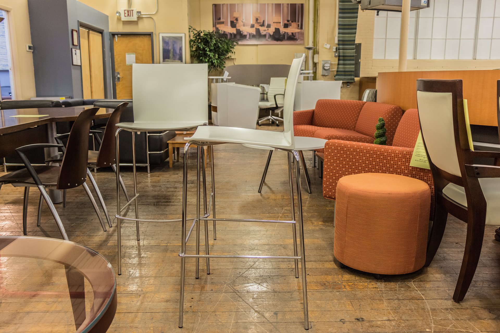 peartreeofficefurniture_peartreeofficefurniture_peartreeofficefurniture_italian-made-stackable-bar-height-stools-2.jpg