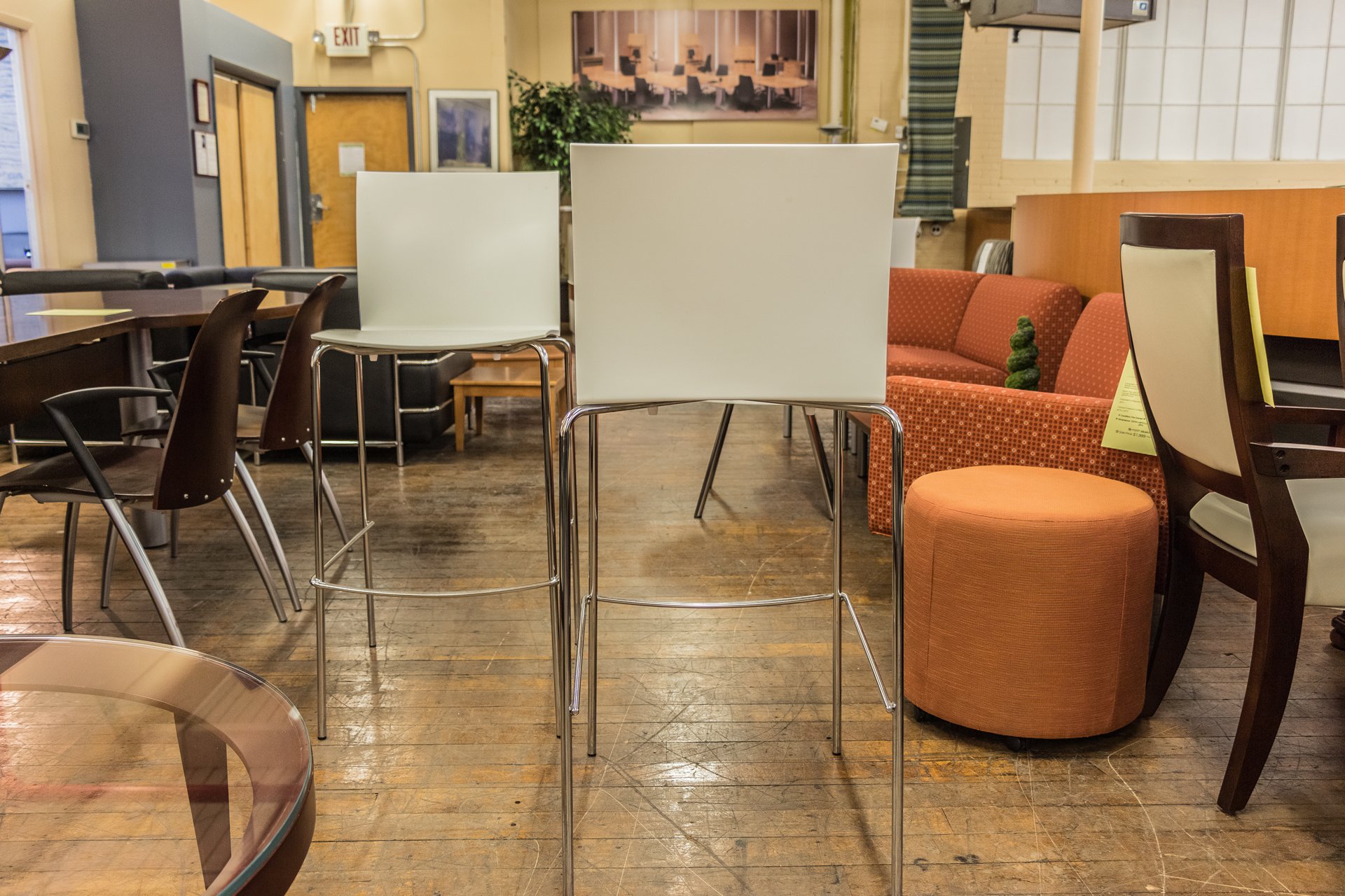 peartreeofficefurniture_peartreeofficefurniture_peartreeofficefurniture_italian-made-stackable-bar-height-stools-4.jpg