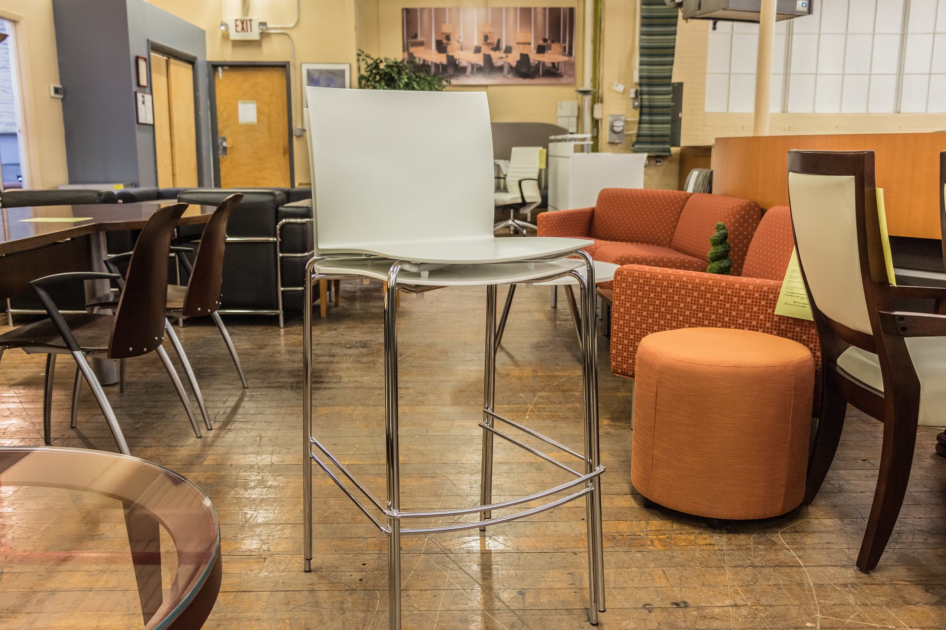 peartreeofficefurniture_peartreeofficefurniture_peartreeofficefurniture_italian-made-stackable-bar-height-stools-5.jpg