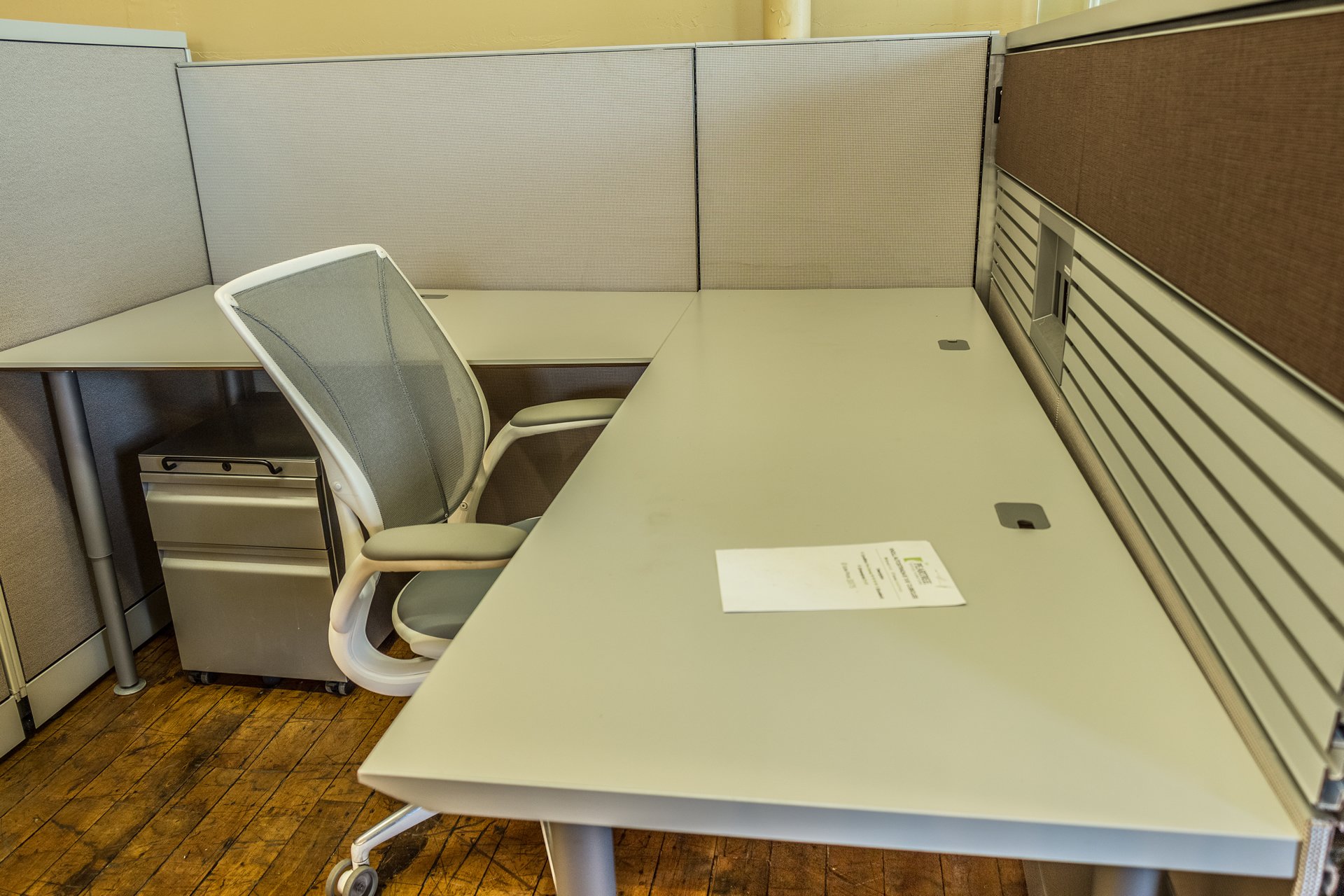 peartreeofficefurniture_peartreeofficefurniture_peartreeofficefurniture_knoll-autostrada-8-x-6-cubicles-1.jpg