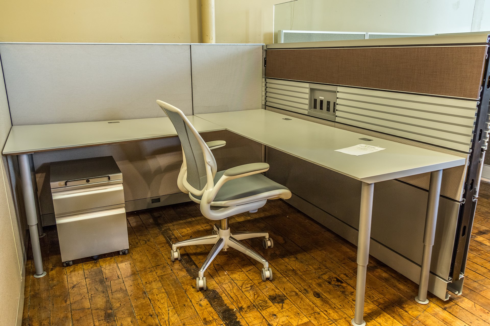 peartreeofficefurniture_peartreeofficefurniture_peartreeofficefurniture_knoll-autostrada-8-x-6-cubicles-2.jpg