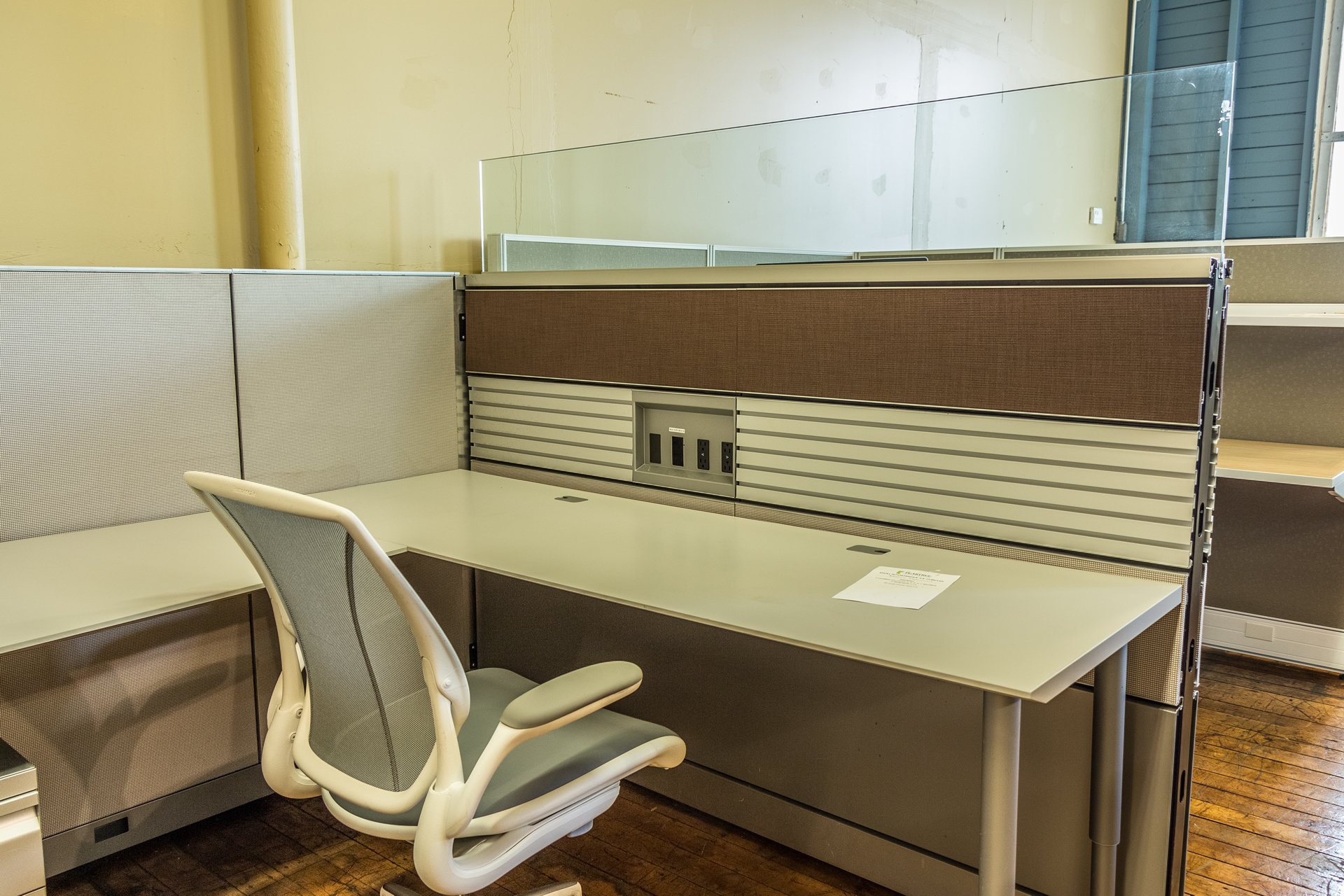 peartreeofficefurniture_peartreeofficefurniture_peartreeofficefurniture_knoll-autostrada-8-x-6-cubicles.jpg