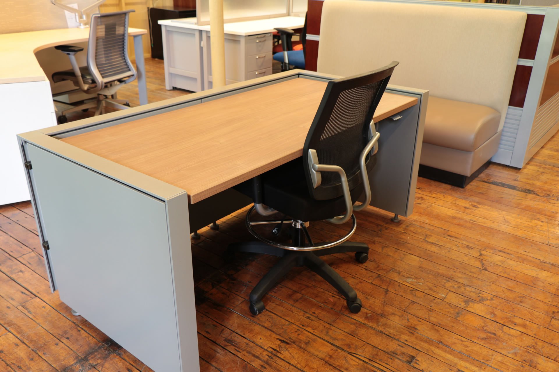 peartreeofficefurniture_peartreeofficefurniture_peartreeofficefurniture_sitonit-focus-work-mesh-back-task-stool-black-fabric.jpg