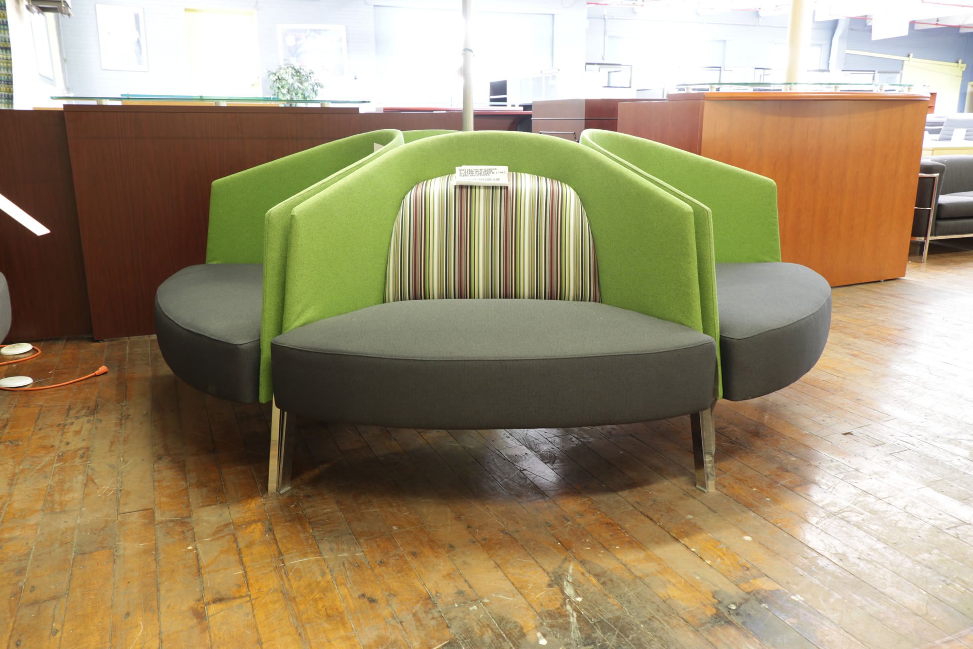 peartreeofficefurniture_peartreeofficefurniture_peartreeofficefurniture_teknion-studio-fractals-club-chair2.jpg