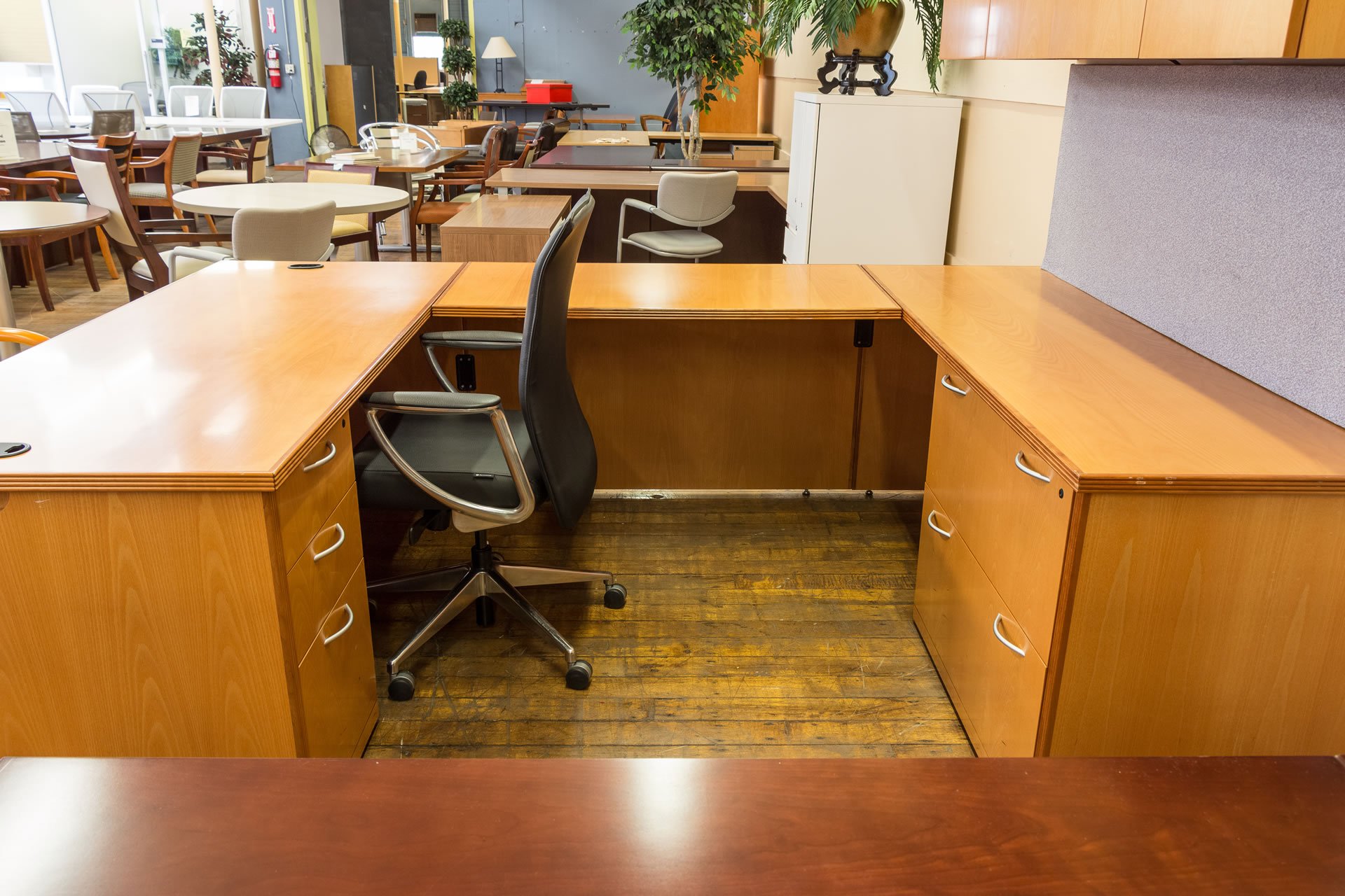 Honey Maple Executive U-Shaped Desk Suite
