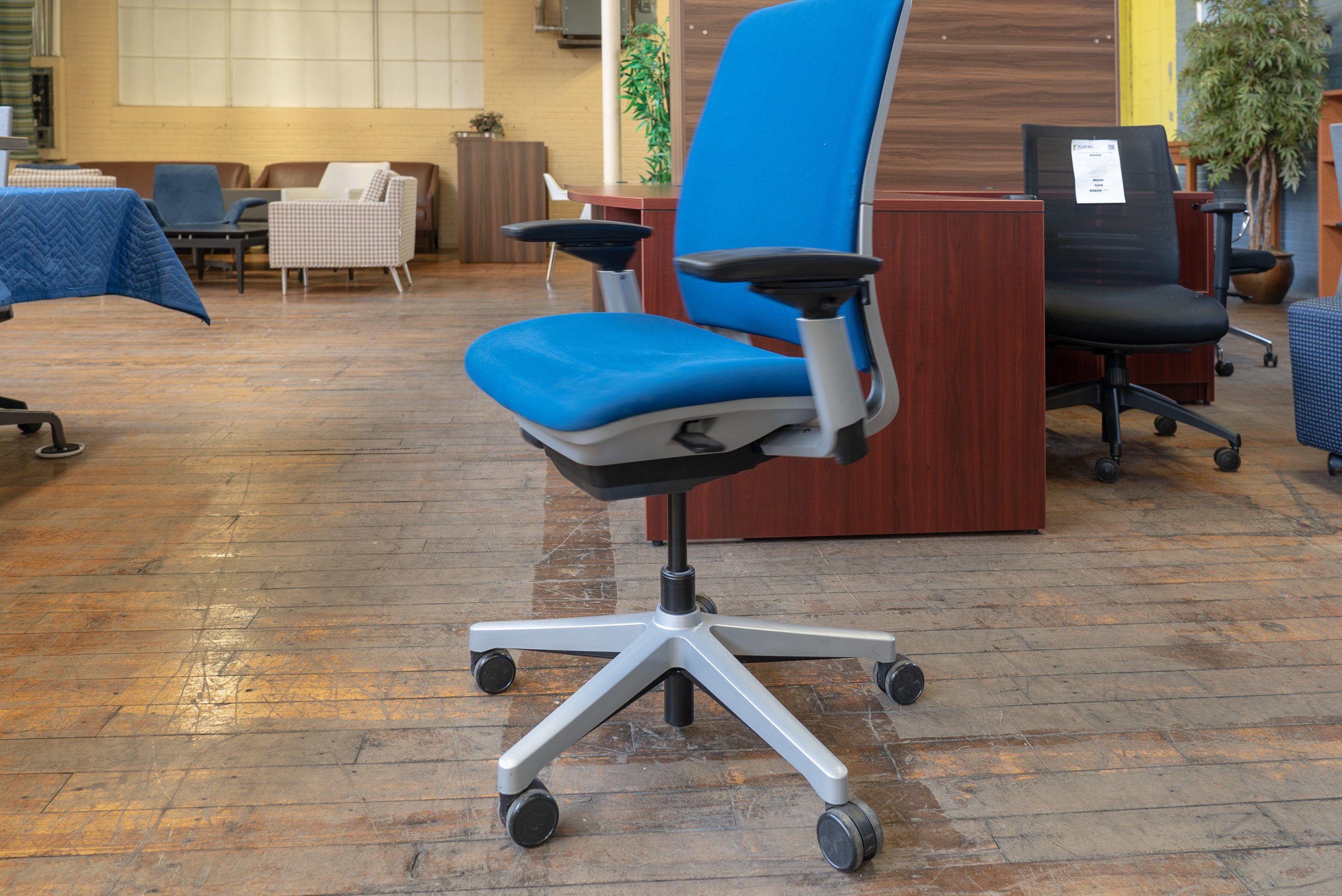 steelcase-amia-task-chairs