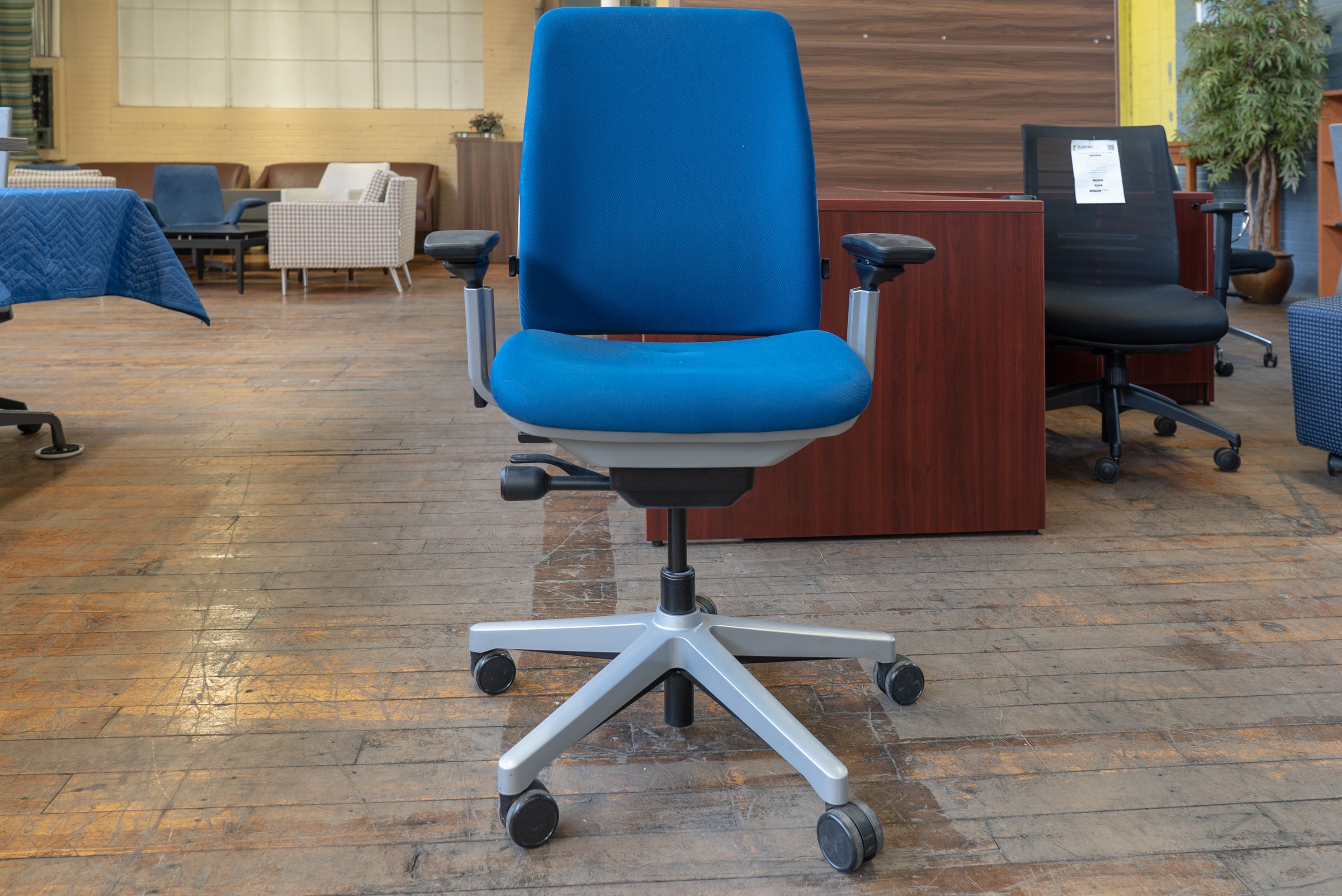 steelcase-amia-task-chairs