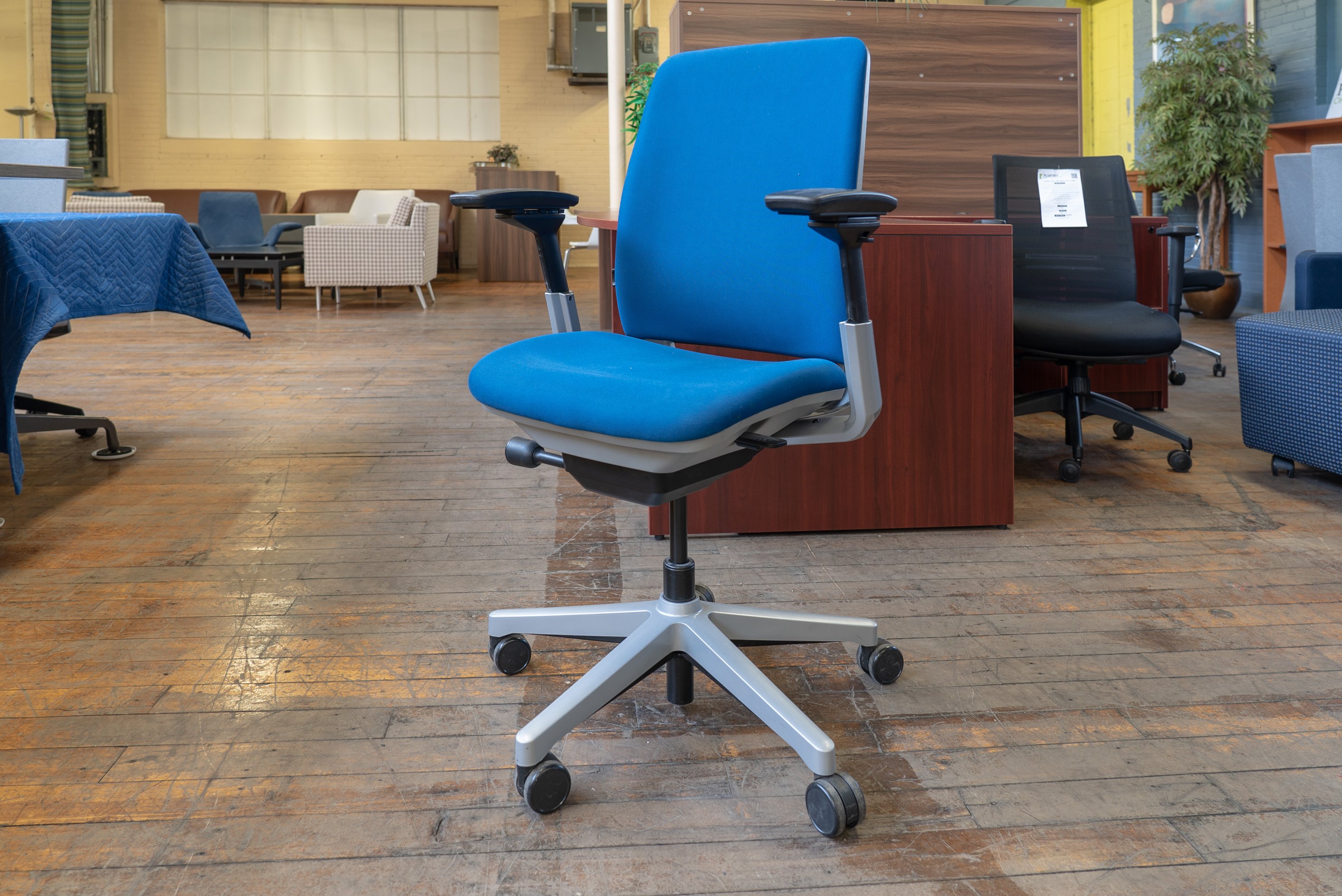 steelcase-amia-task-chairs