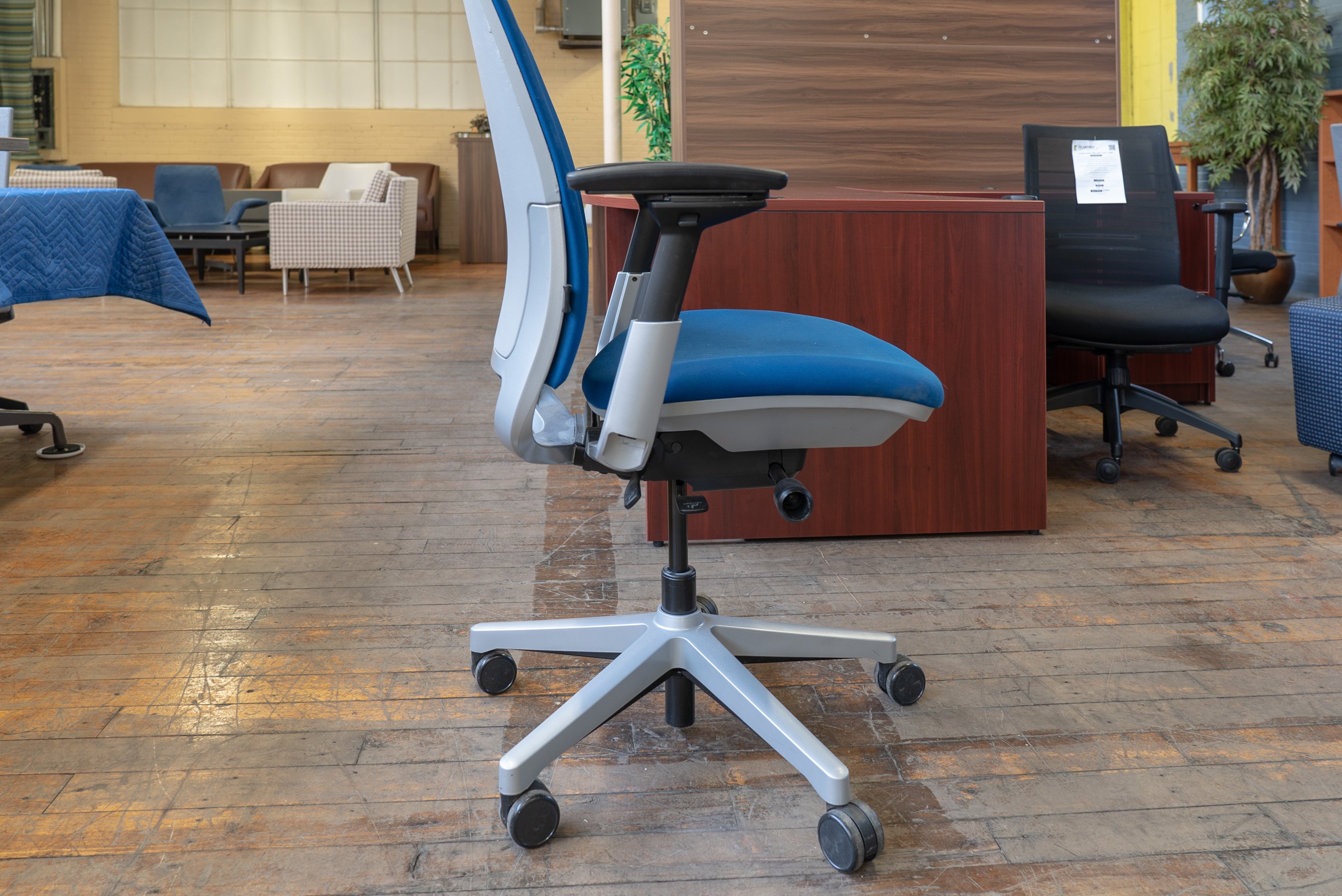 steelcase-amia-task-chairs