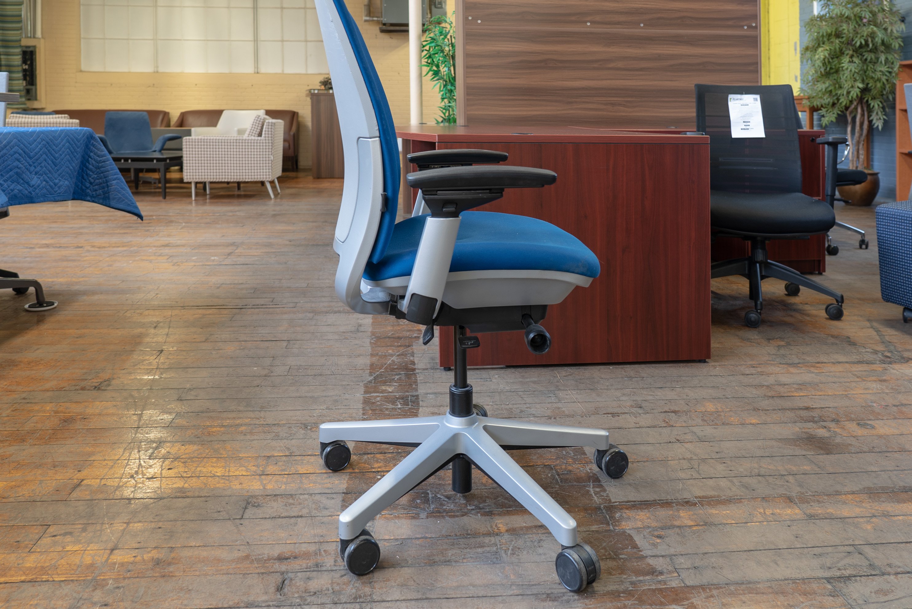 steelcase-amia-task-chairs