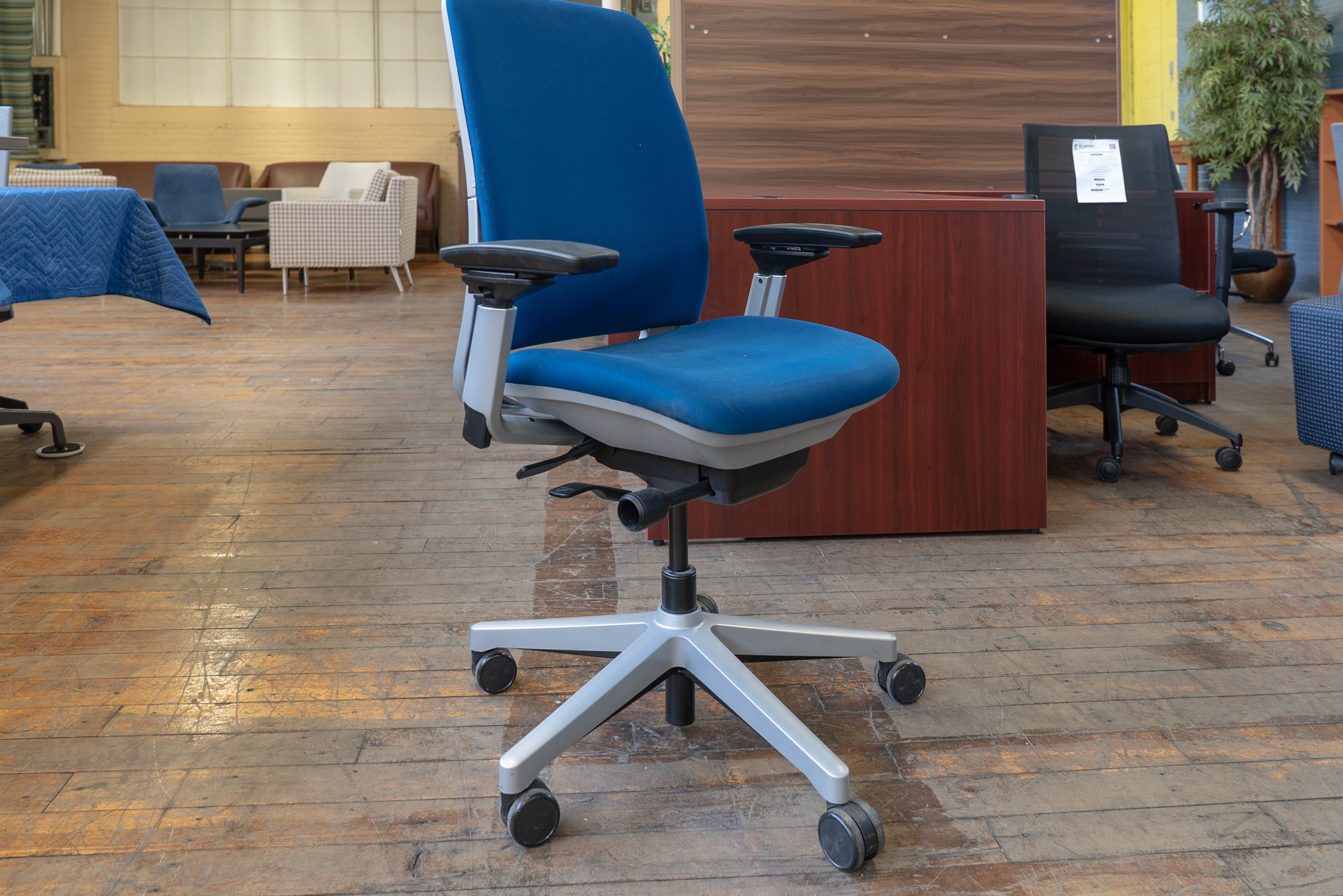 steelcase-amia-task-chairs