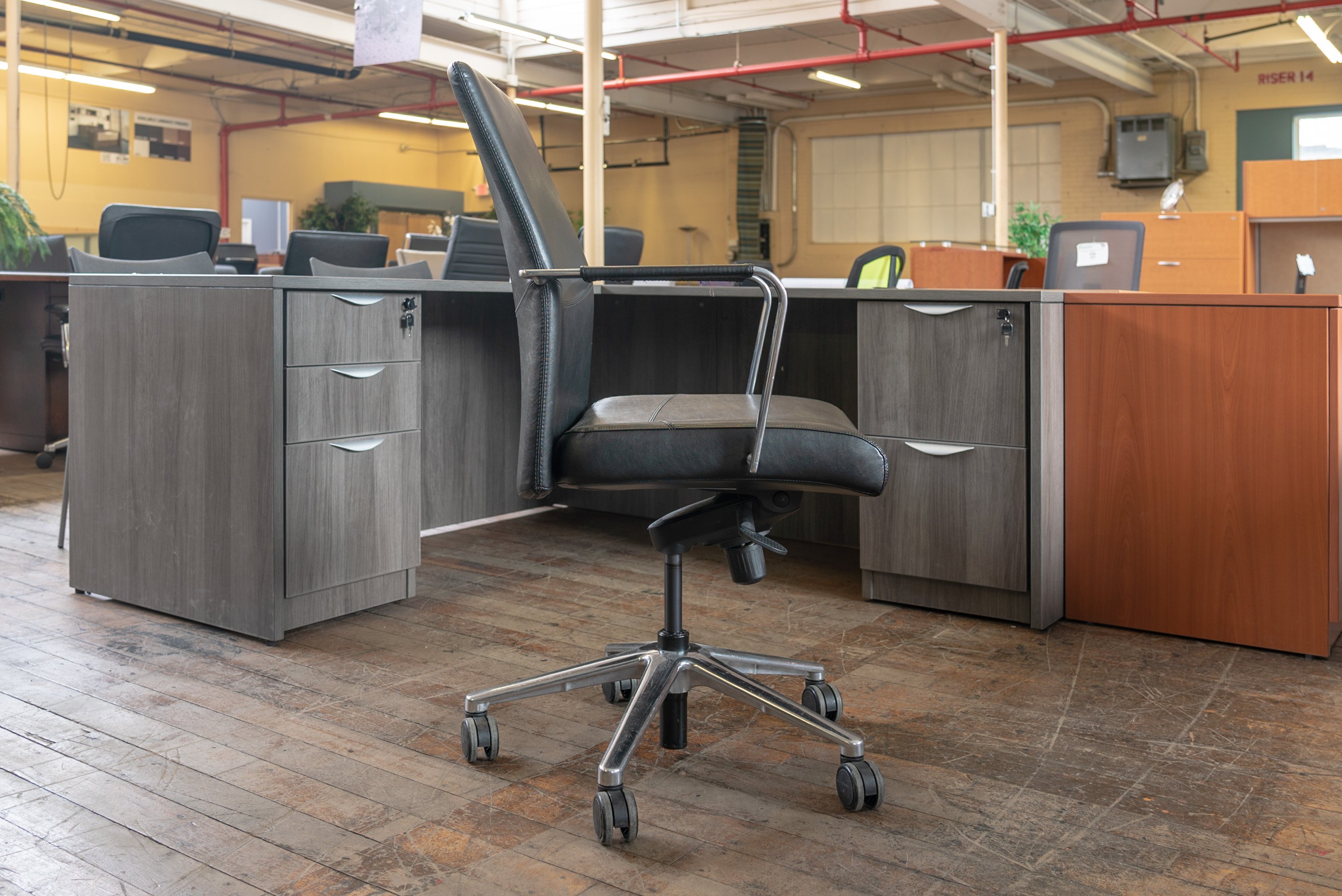 keilhauer-vanilla-mid-back-leather-conference-chairs