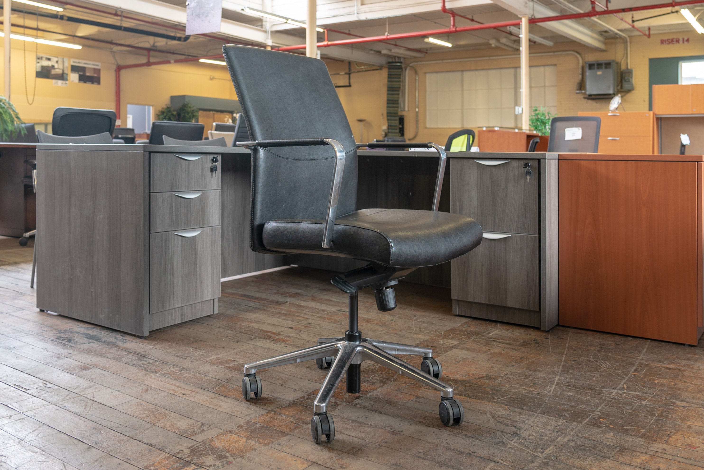keilhauer-vanilla-mid-back-leather-conference-chairs