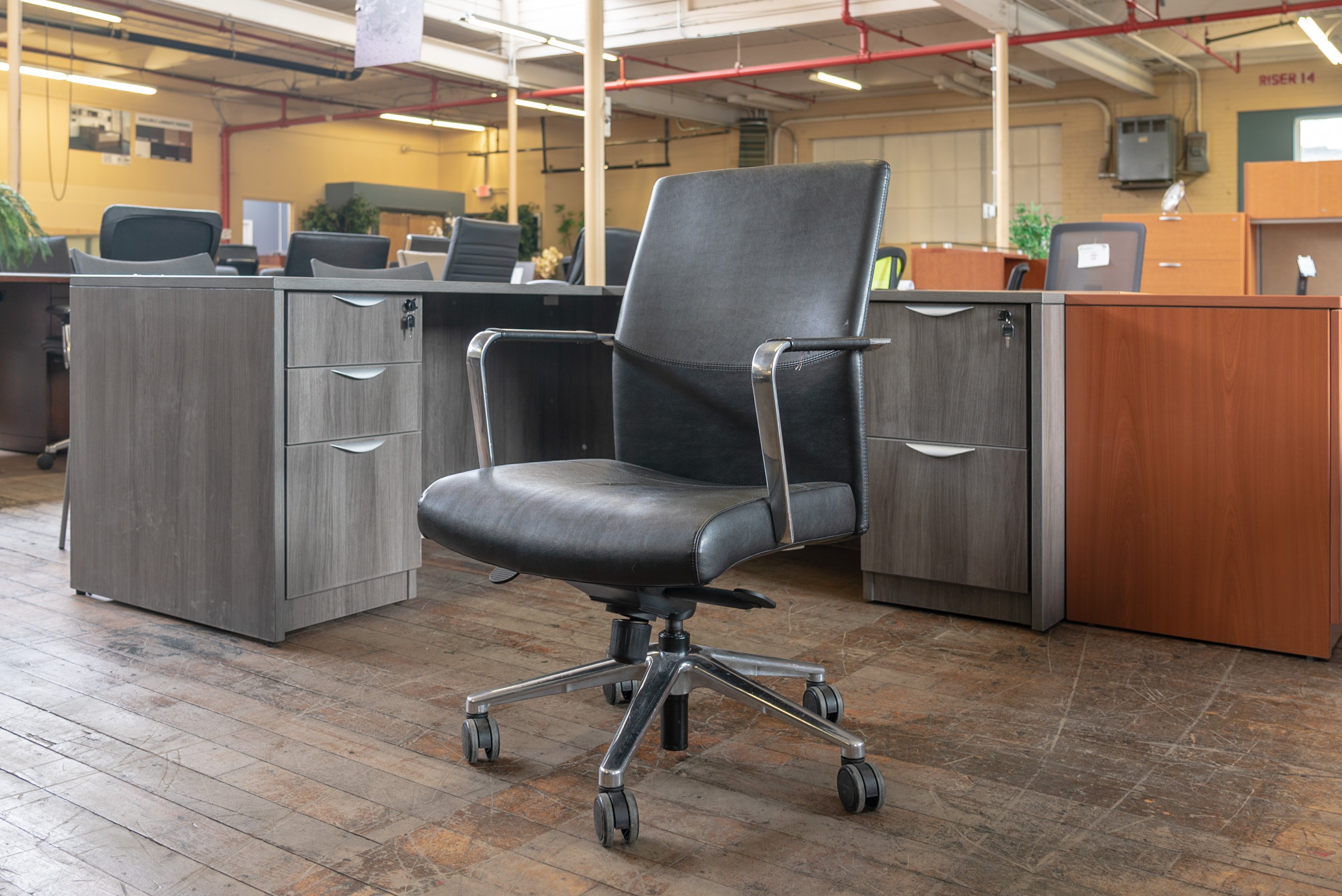 keilhauer-vanilla-mid-back-leather-conference-chairs