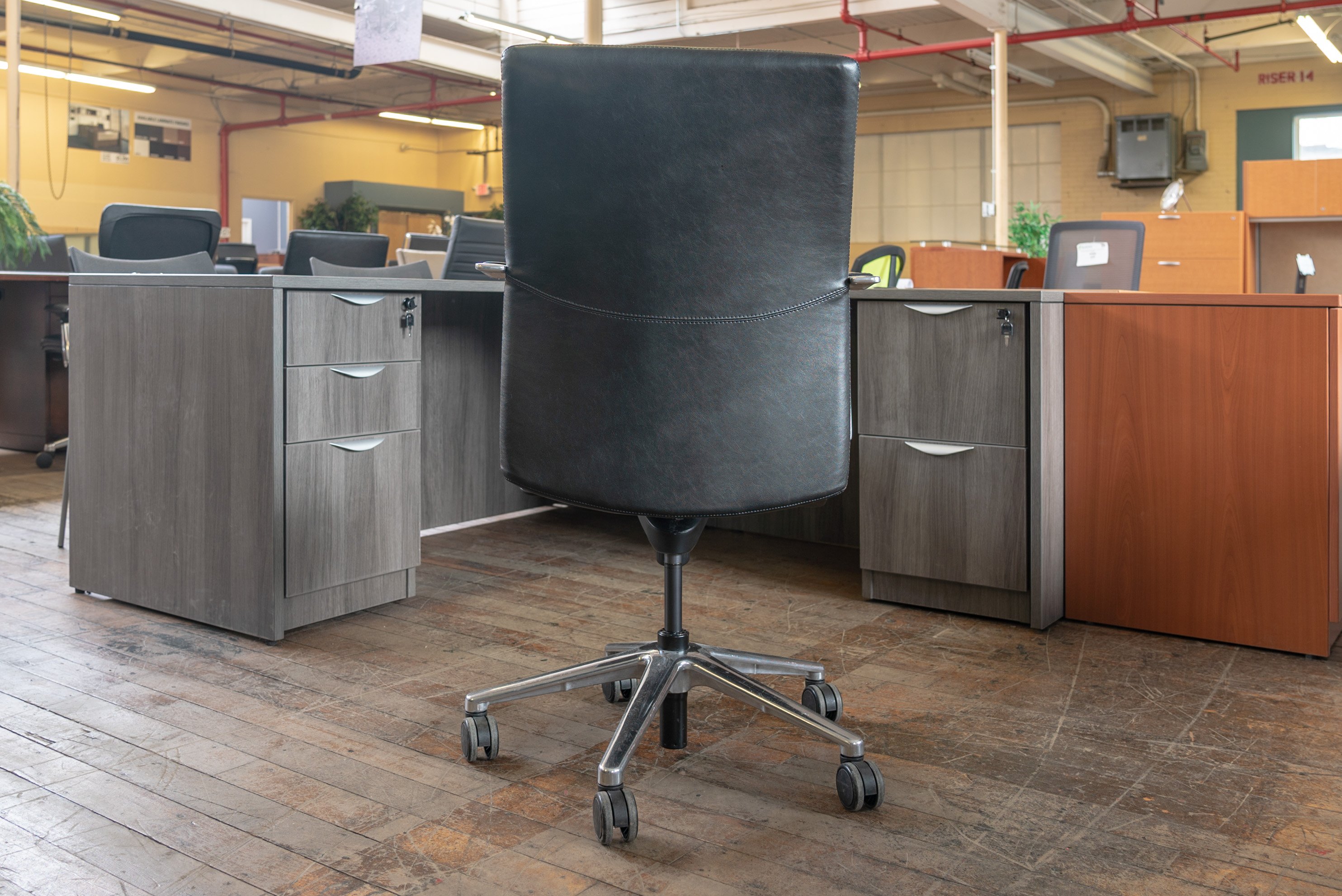 keilhauer-vanilla-mid-back-leather-conference-chairs