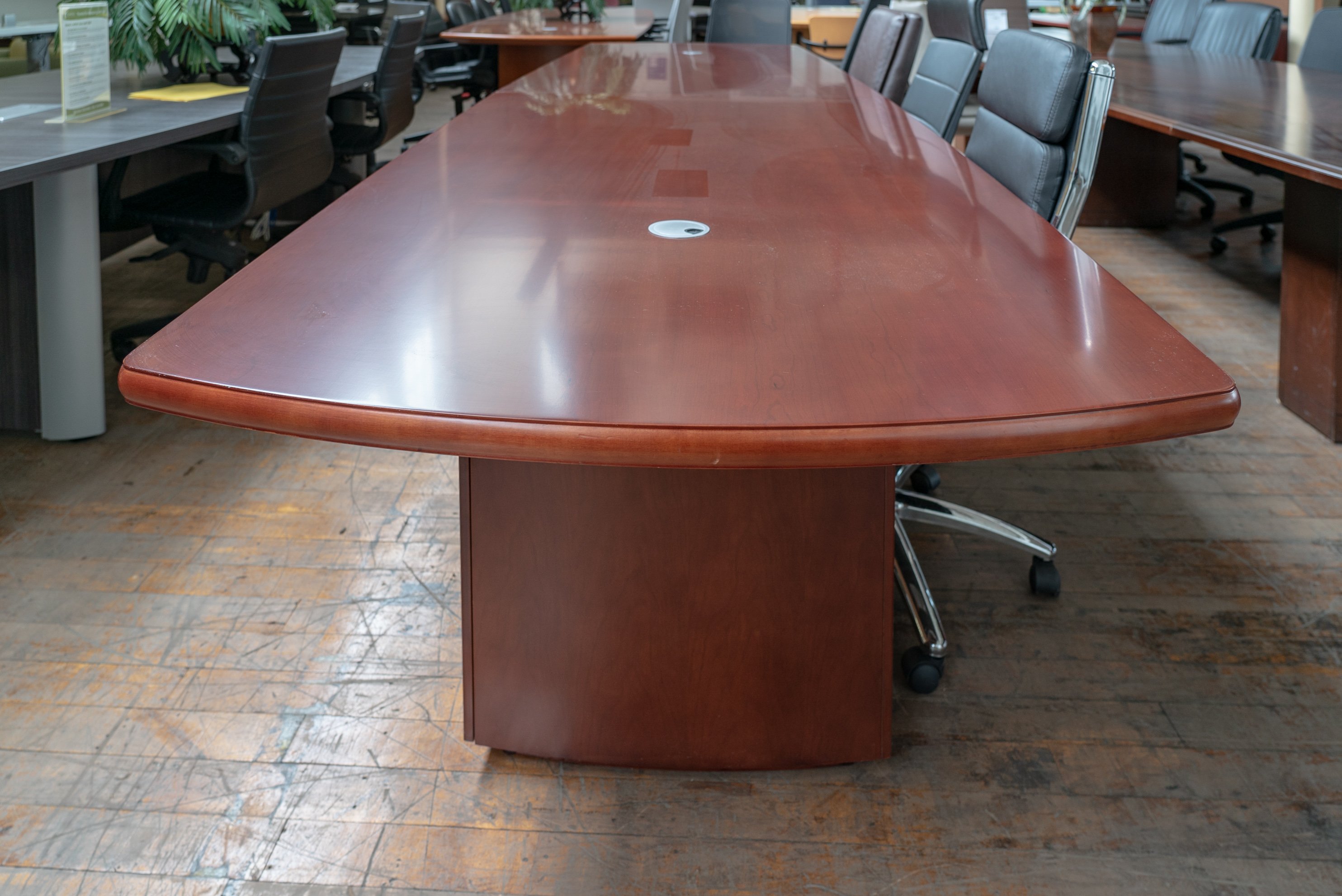 peartree-14-cherry-veneer-boat-shaped-conference-tables