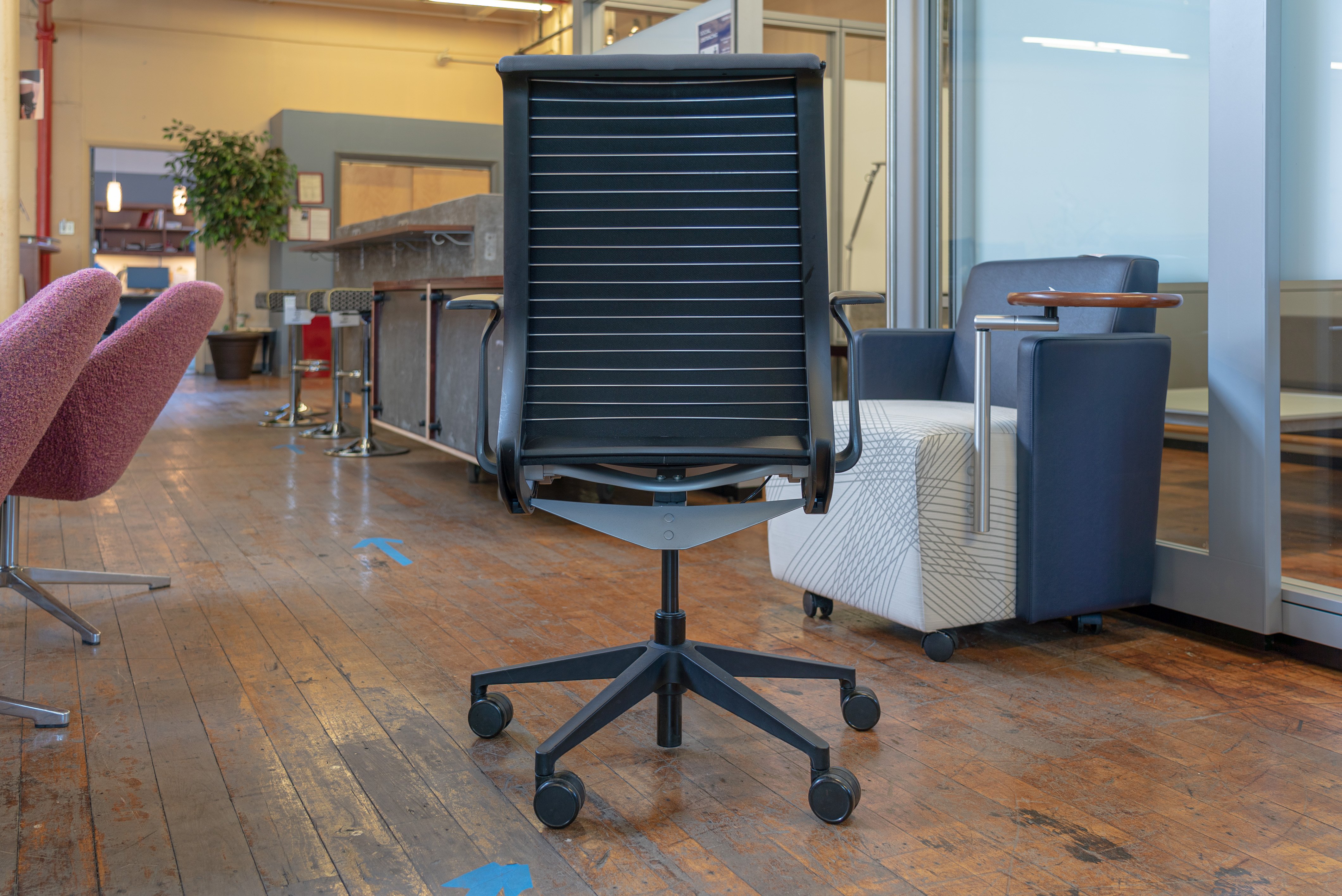steelcase-think-v1-conference-chairs