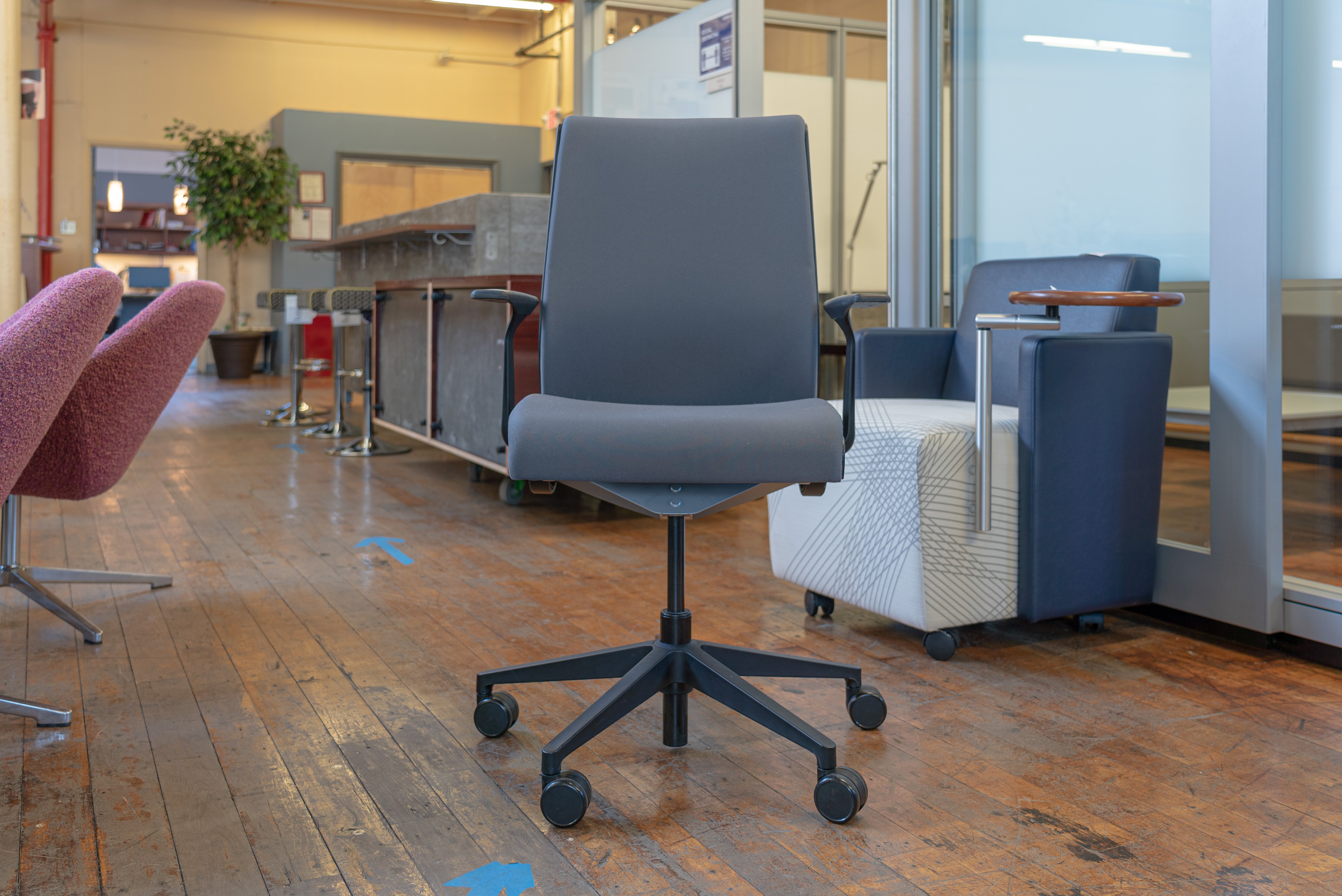 steelcase-think-v1-conference-chairs