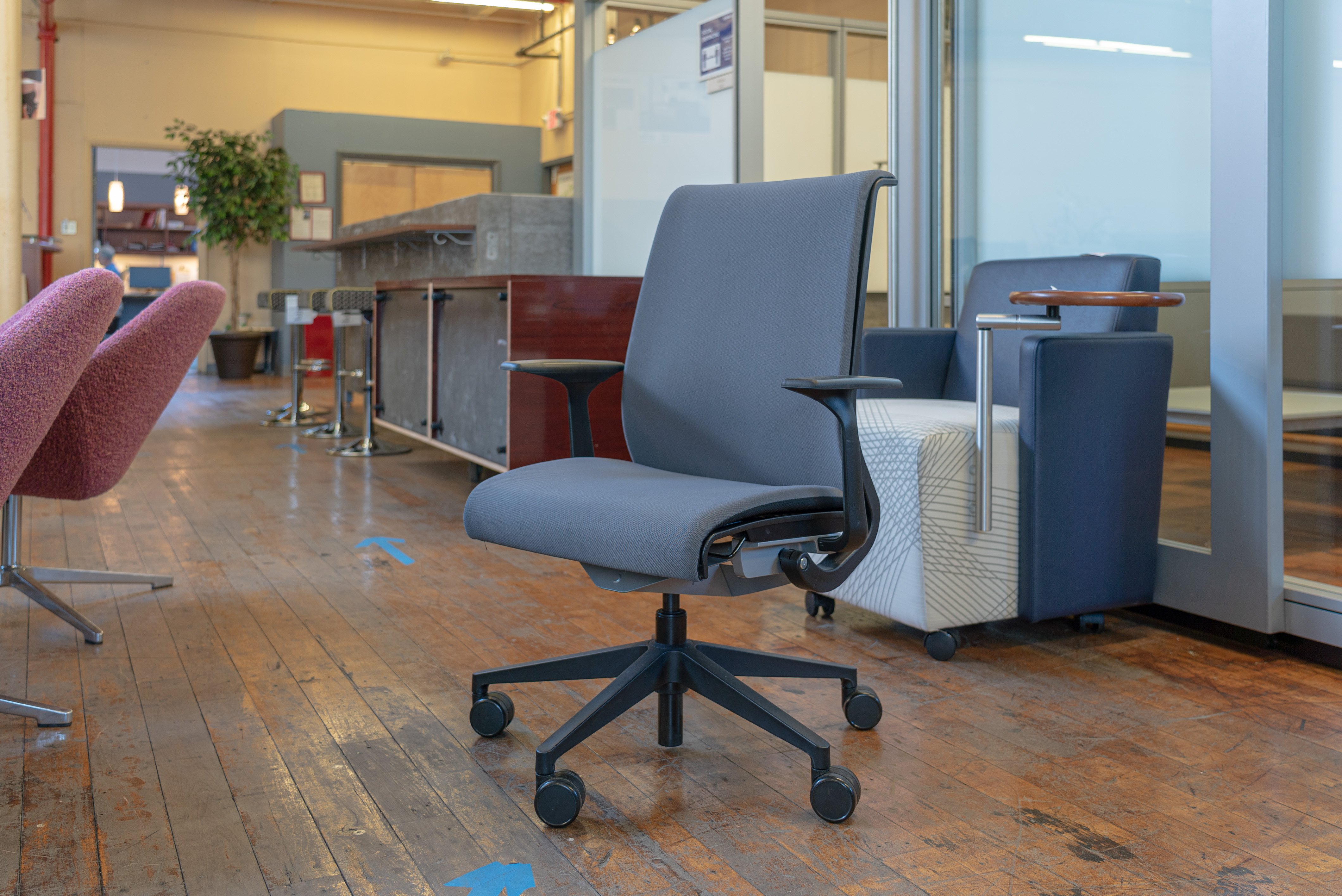 steelcase-think-v1-conference-chairs