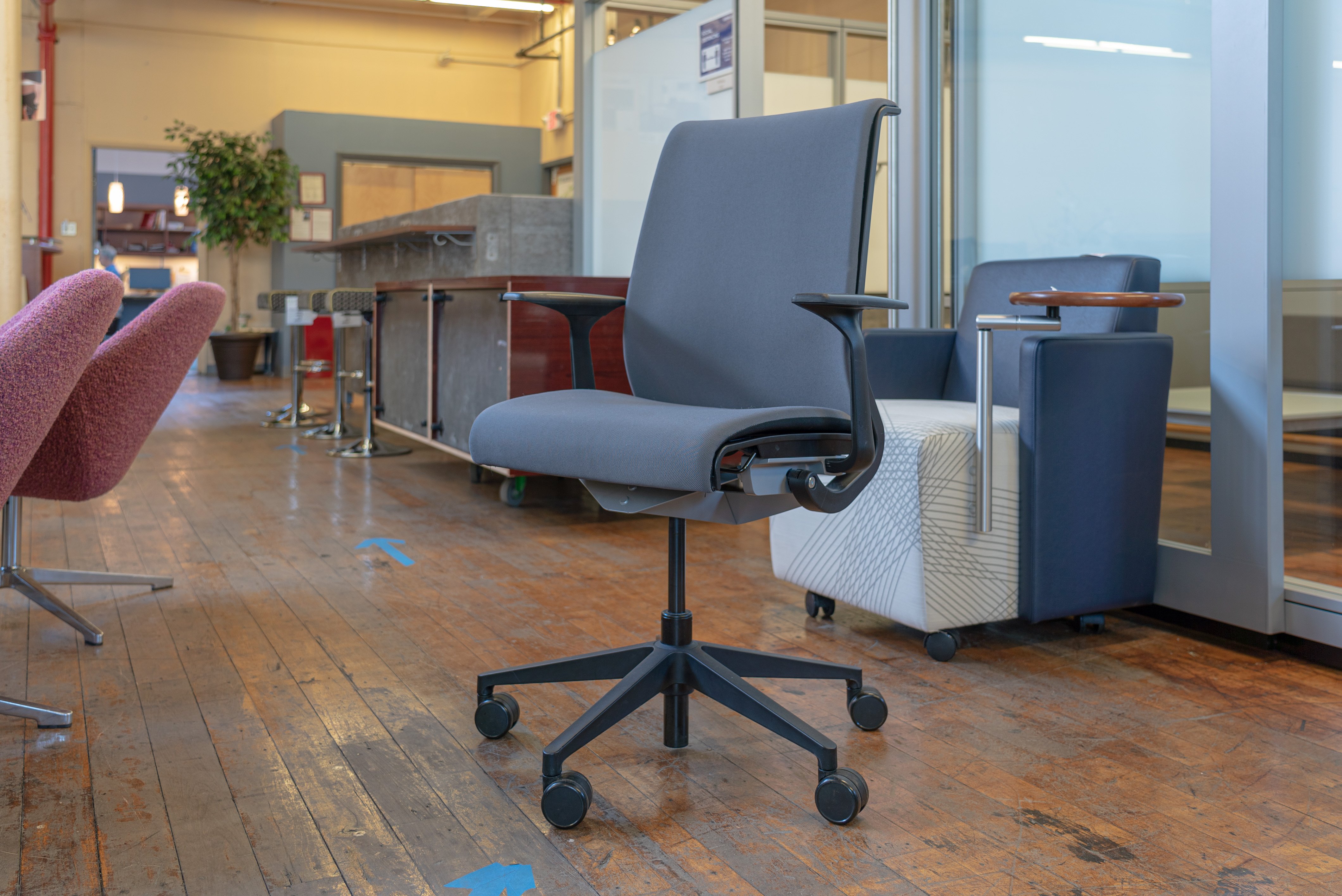 steelcase-think-v1-conference-chairs