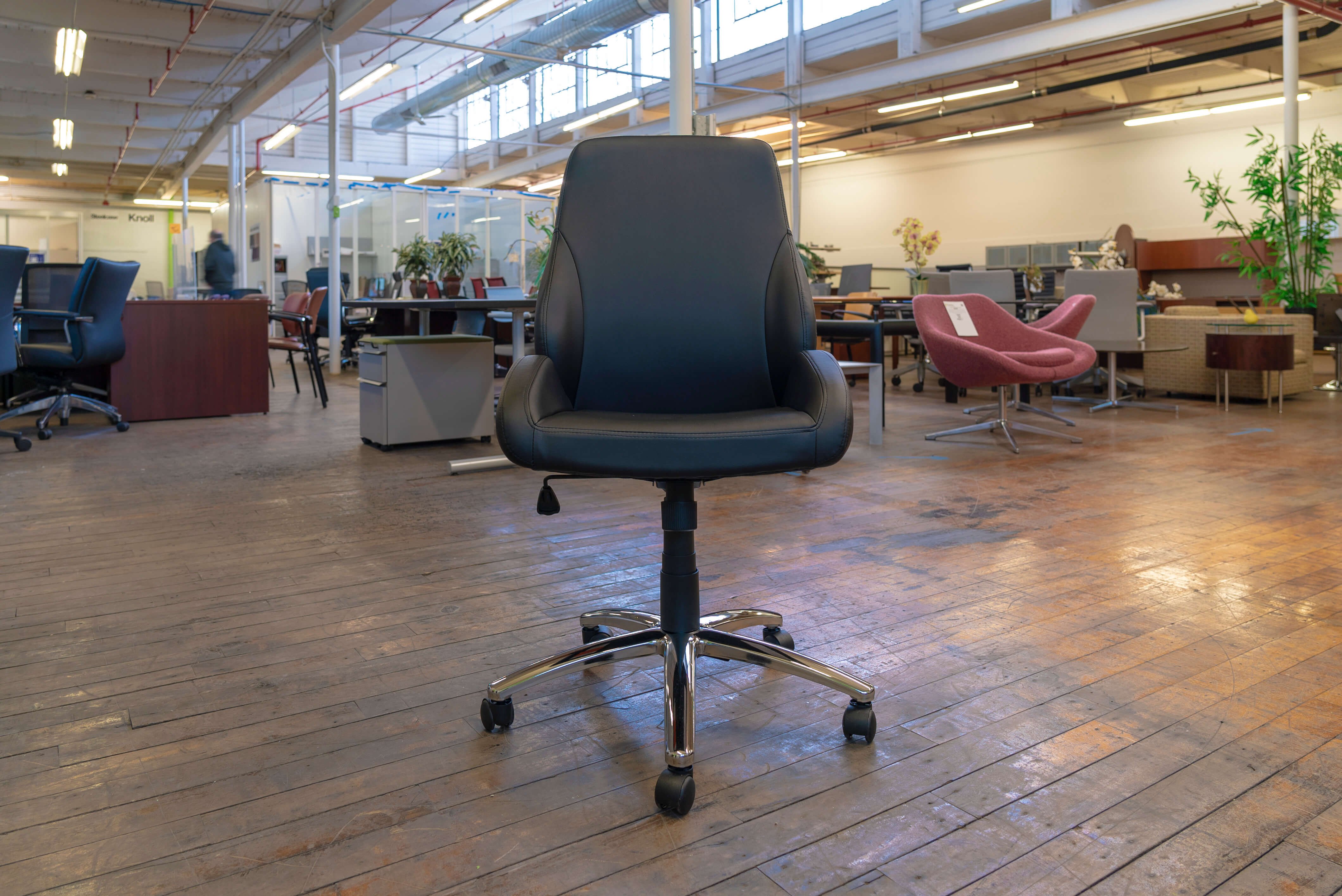 peartree-office-warren-series-conference-tilter-chairs