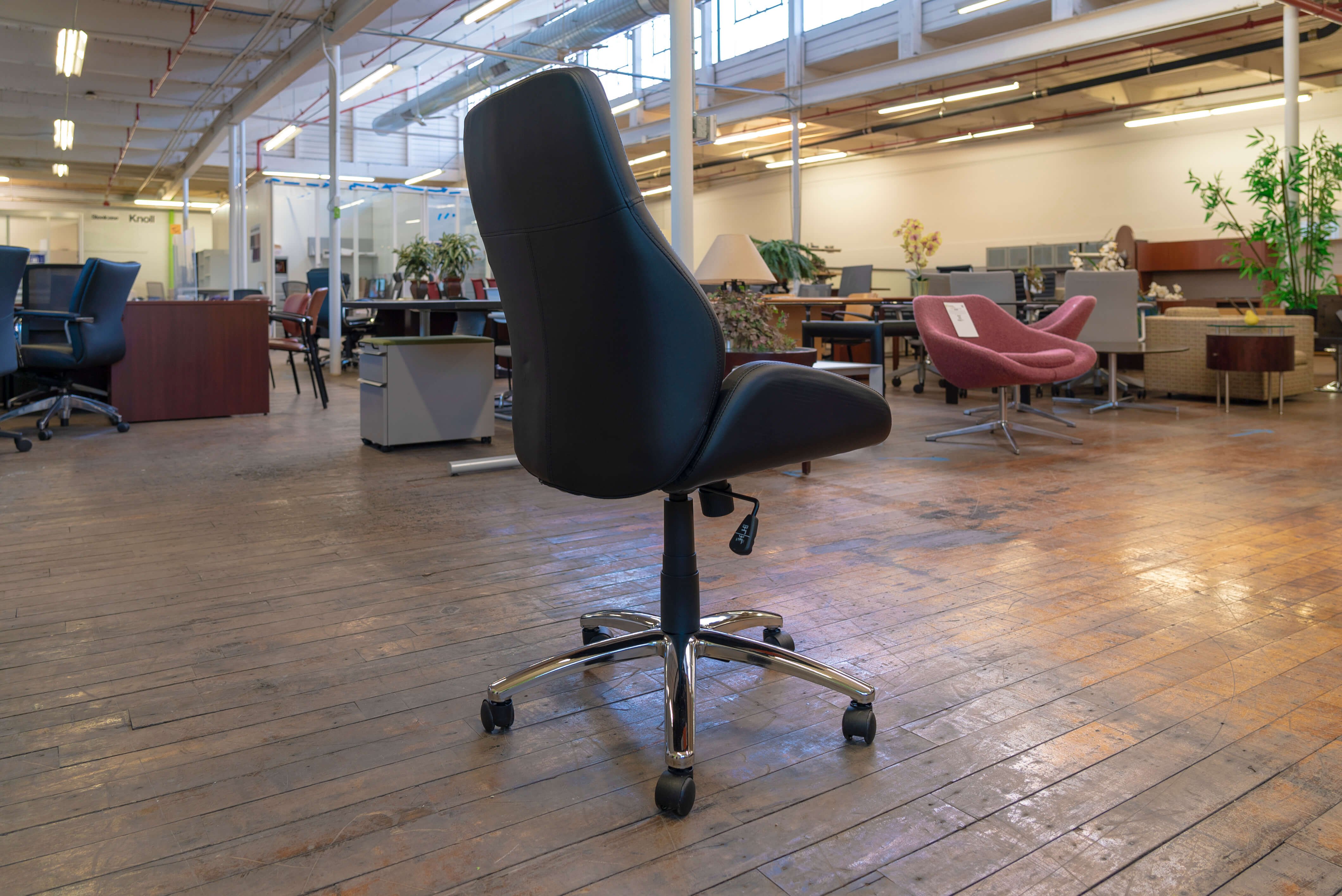 peartree-office-warren-series-conference-tilter-chairs