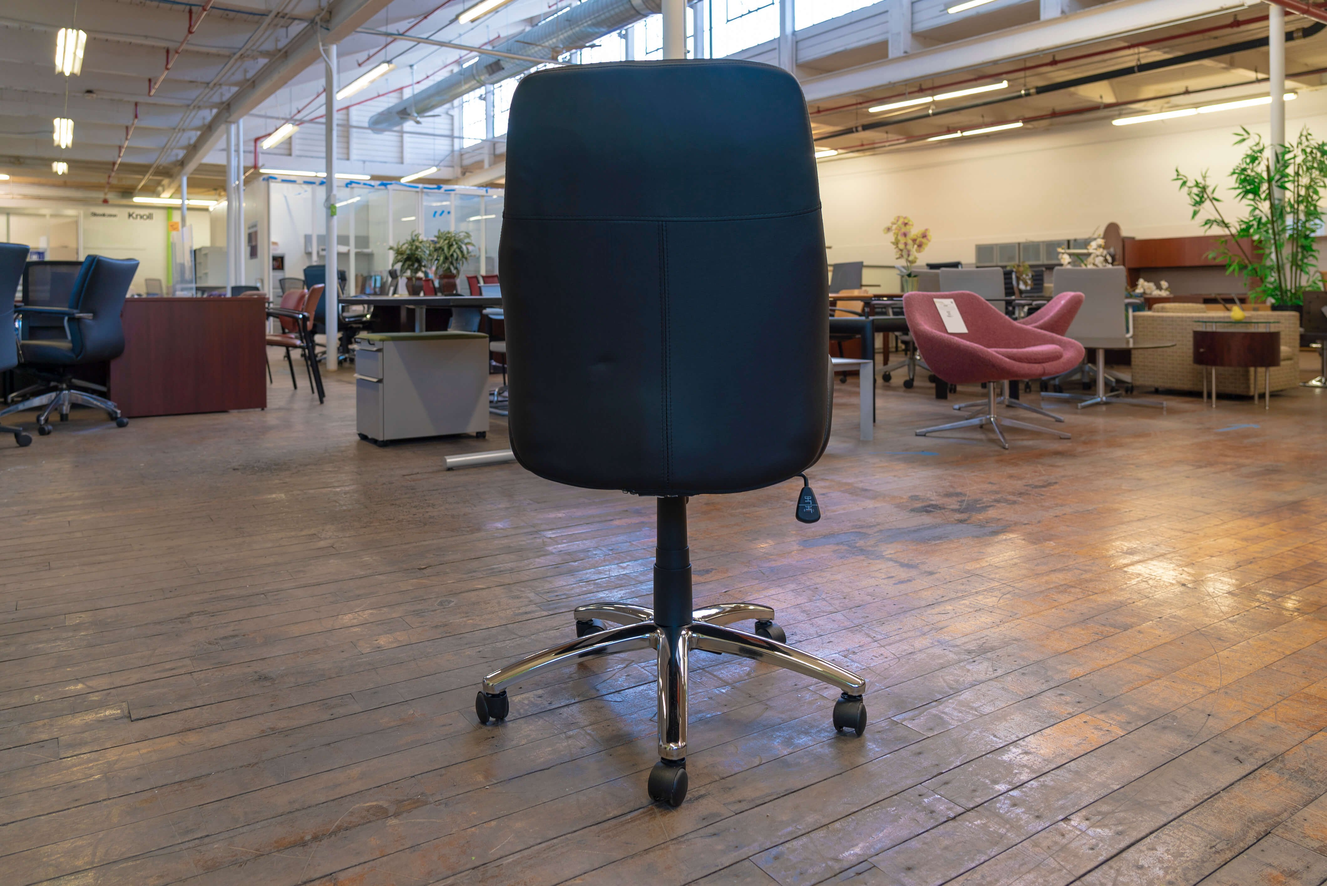 peartree-office-warren-series-conference-tilter-chairs