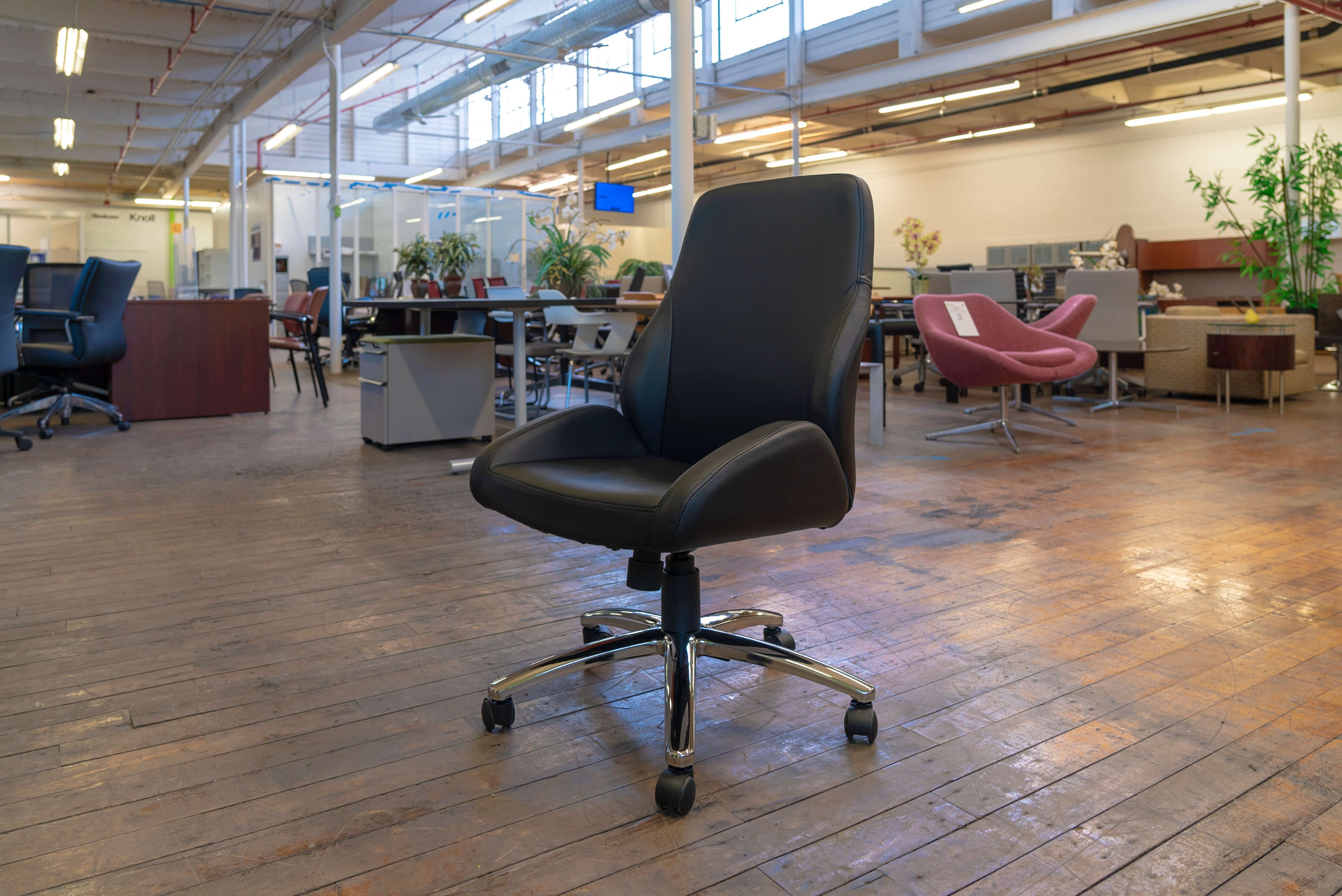 peartree-office-warren-series-conference-tilter-chairs