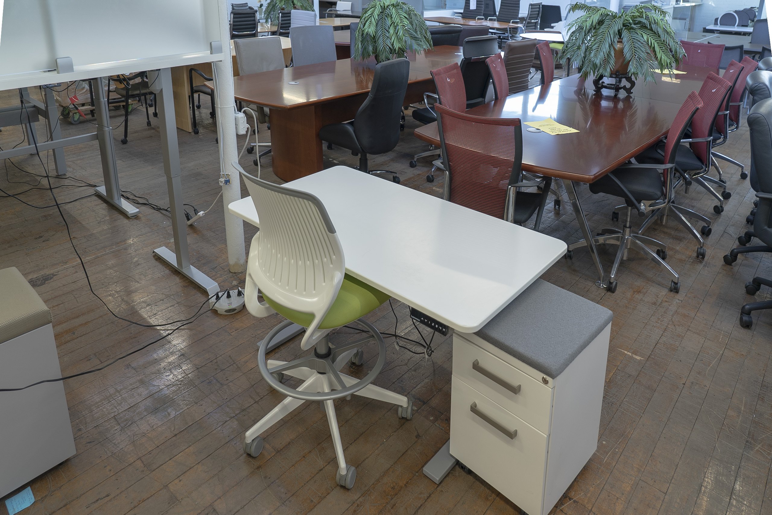 autonomous-smartdesk-2-height-adjustable-sit-to-stand-desks