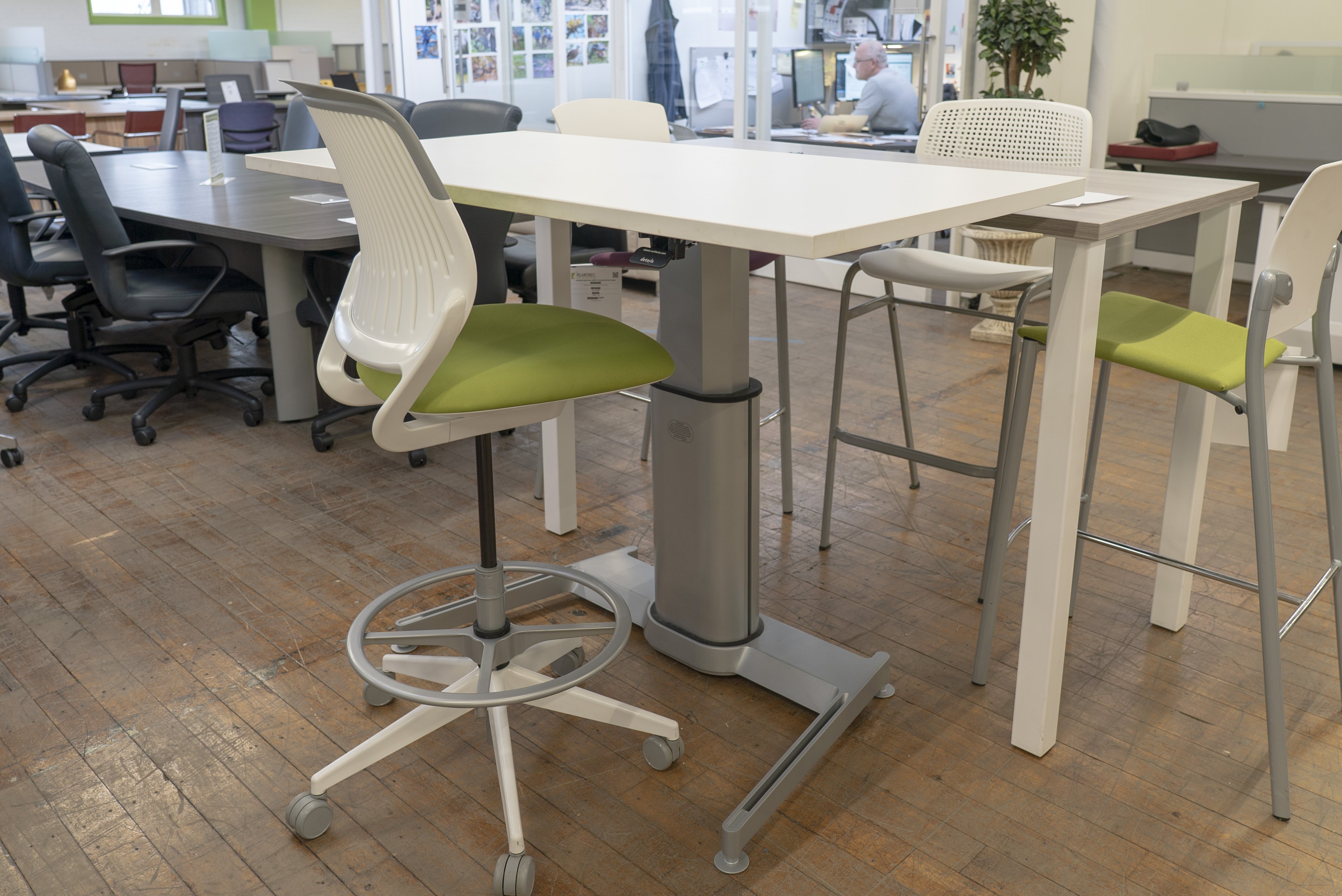 steelcase-airtouch-pneumatic-height-adkj