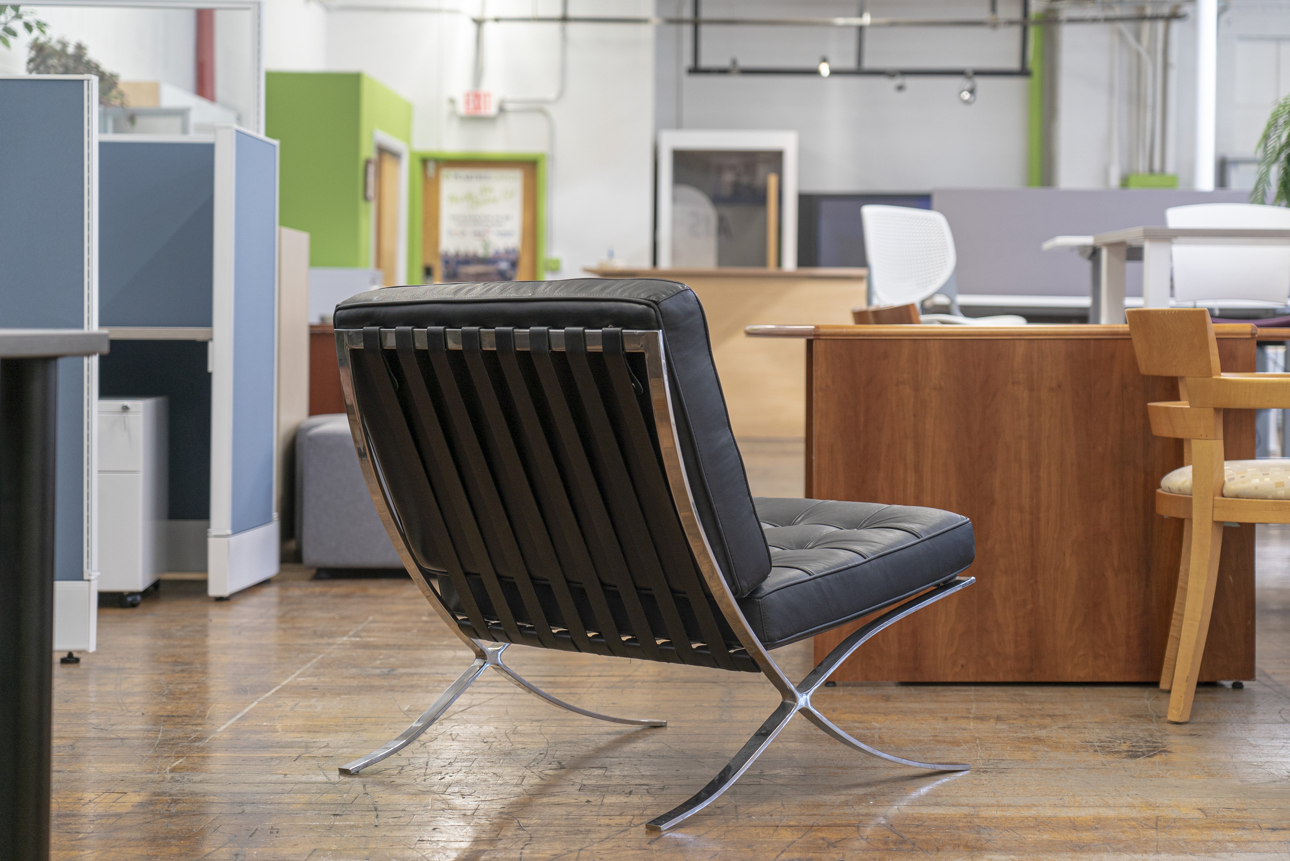 knoll-barcelona-style-chairs