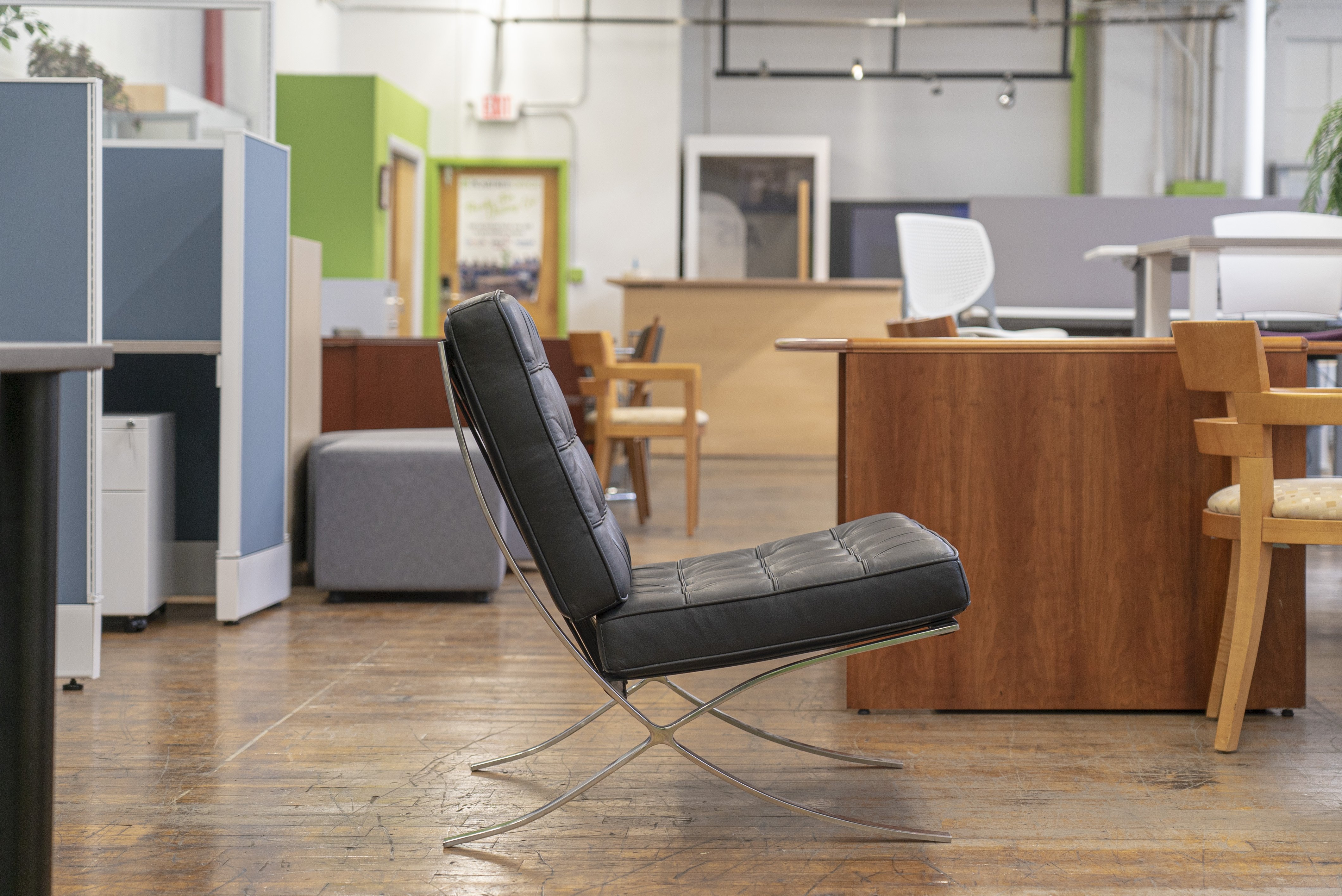knoll-barcelona-style-chairs