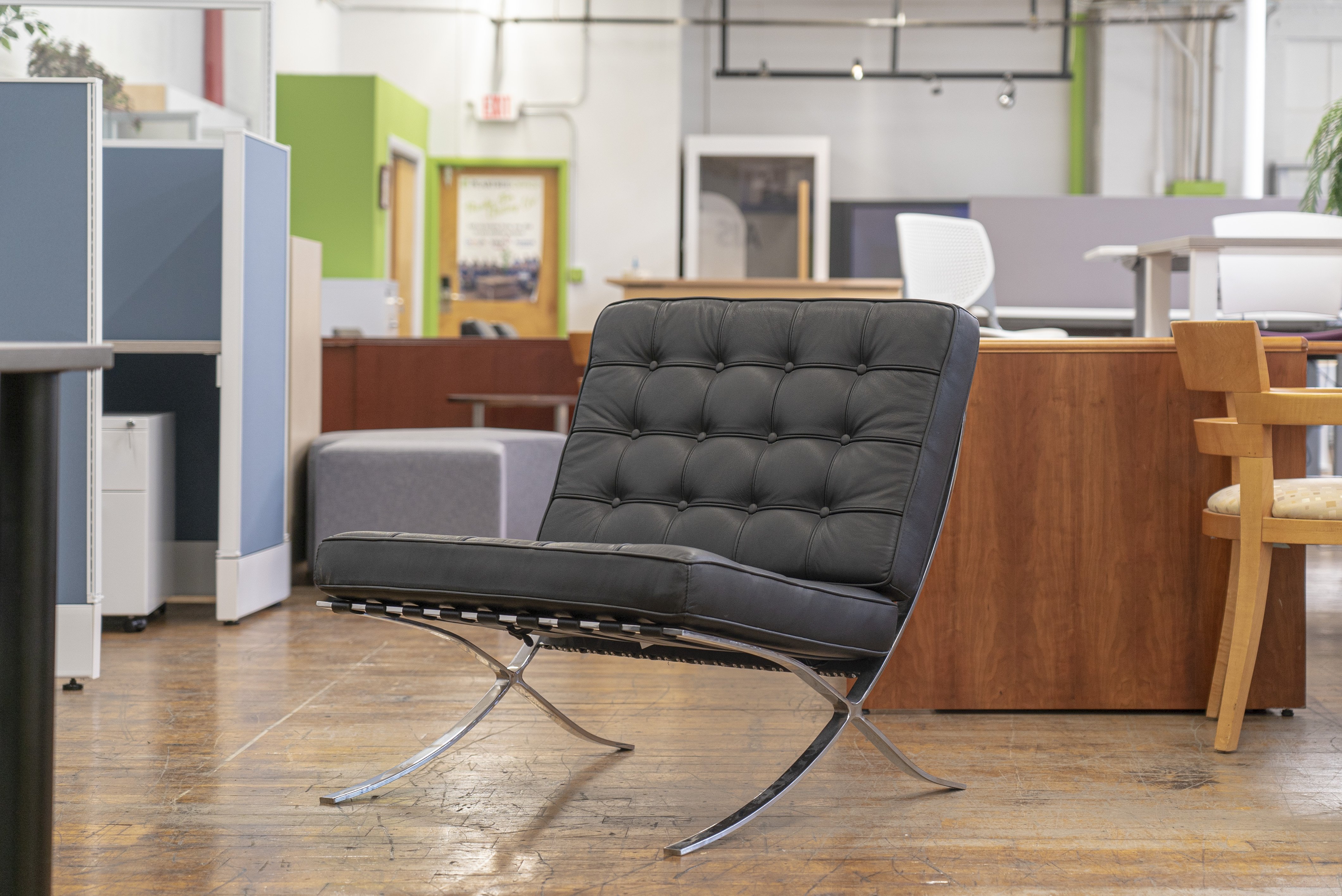 knoll-barcelona-style-chairs