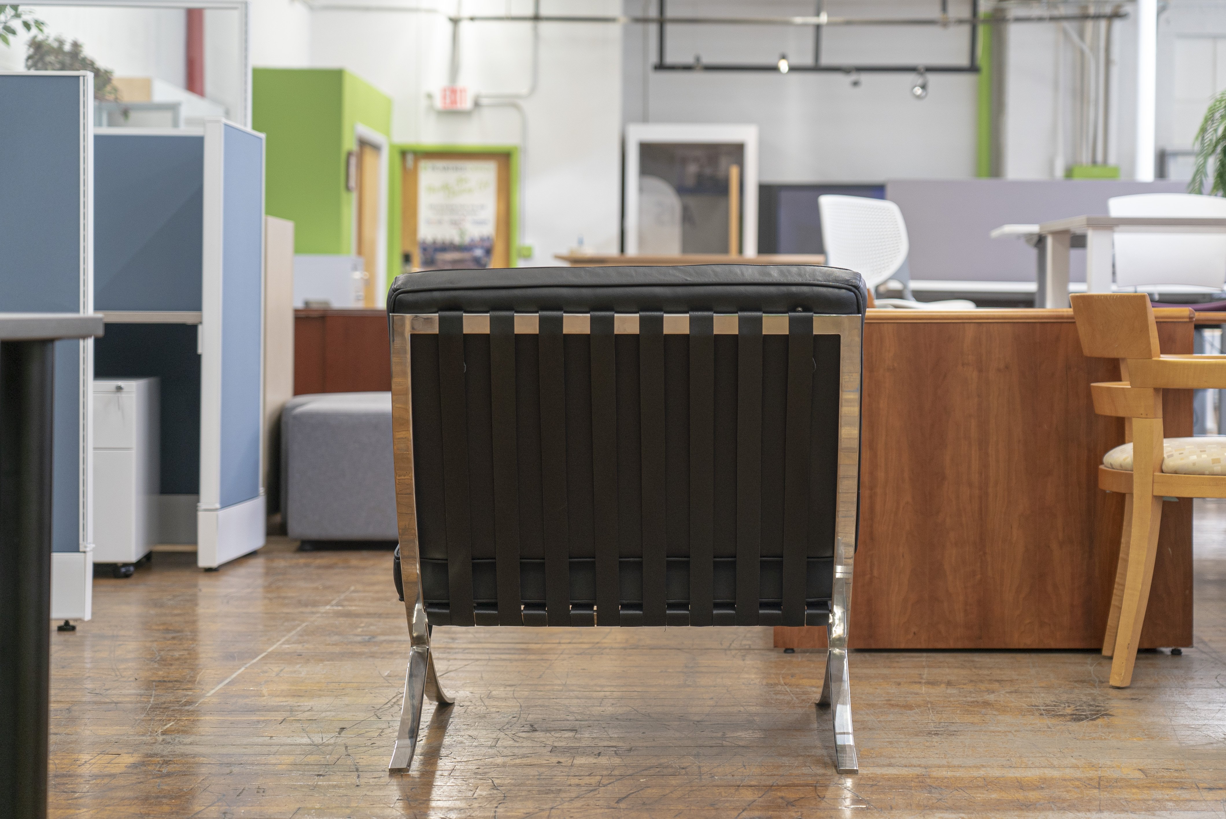 knoll-barcelona-style-chairs