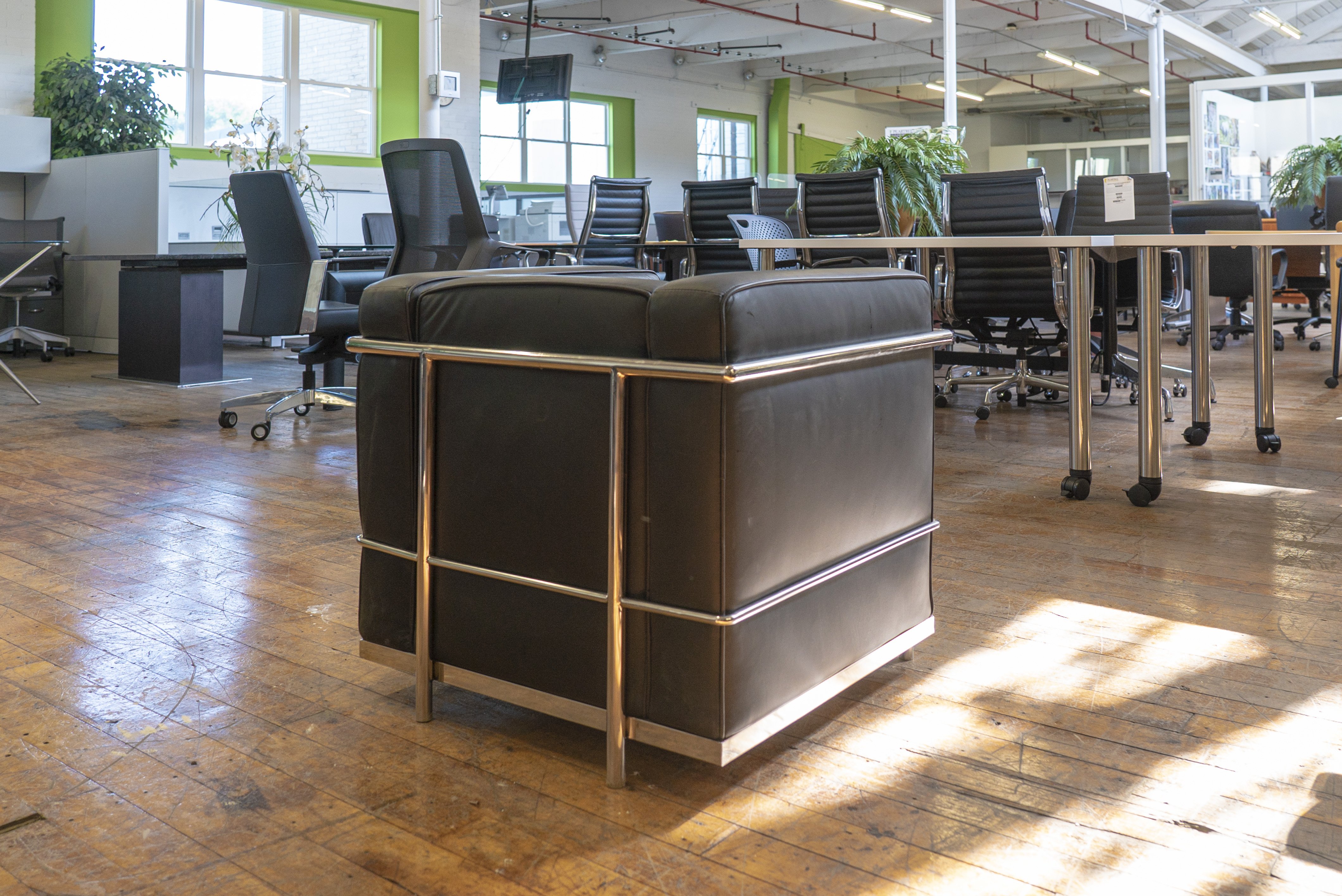 le-corbusier-lc3-style-armchair