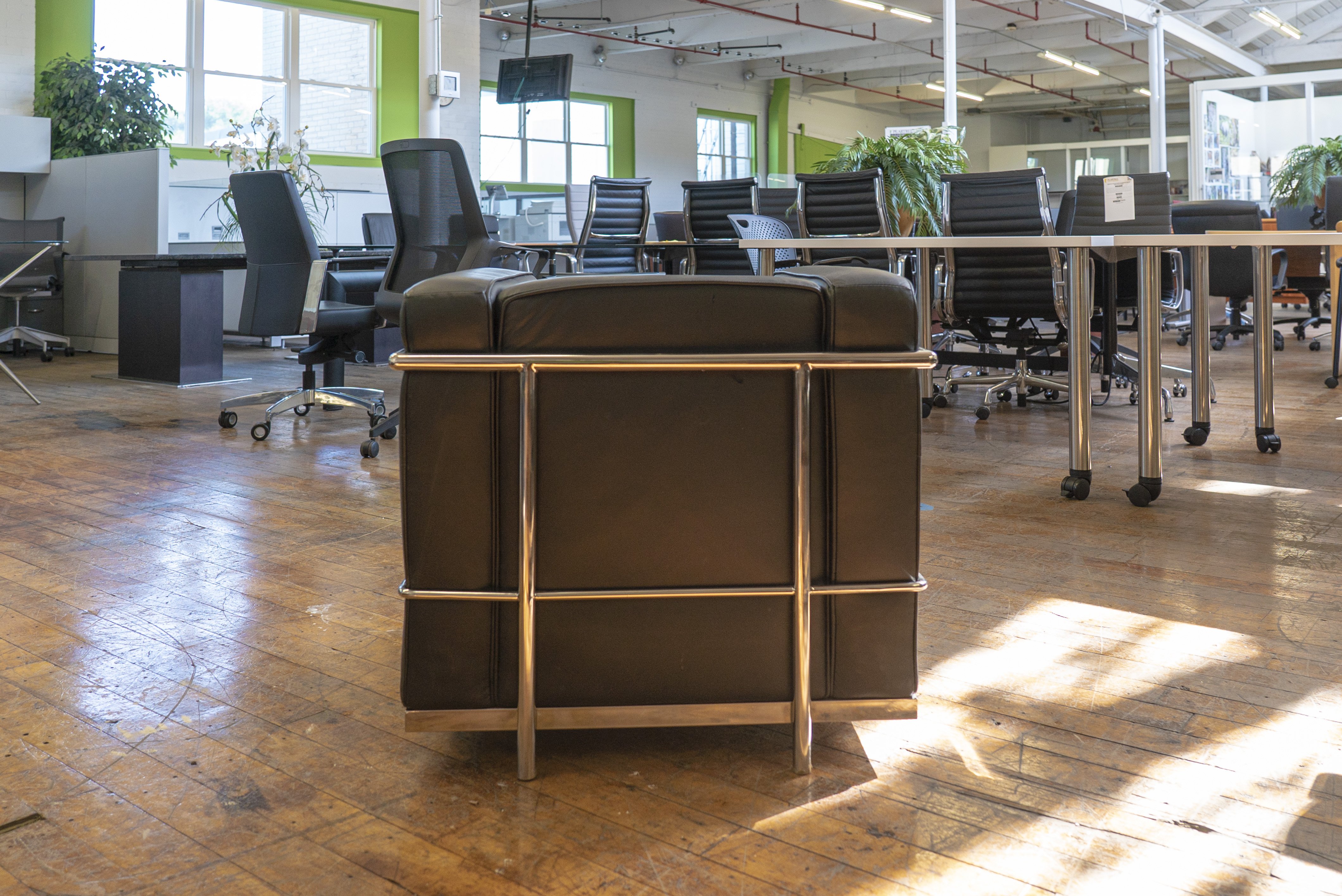 le-corbusier-lc3-style-armchair
