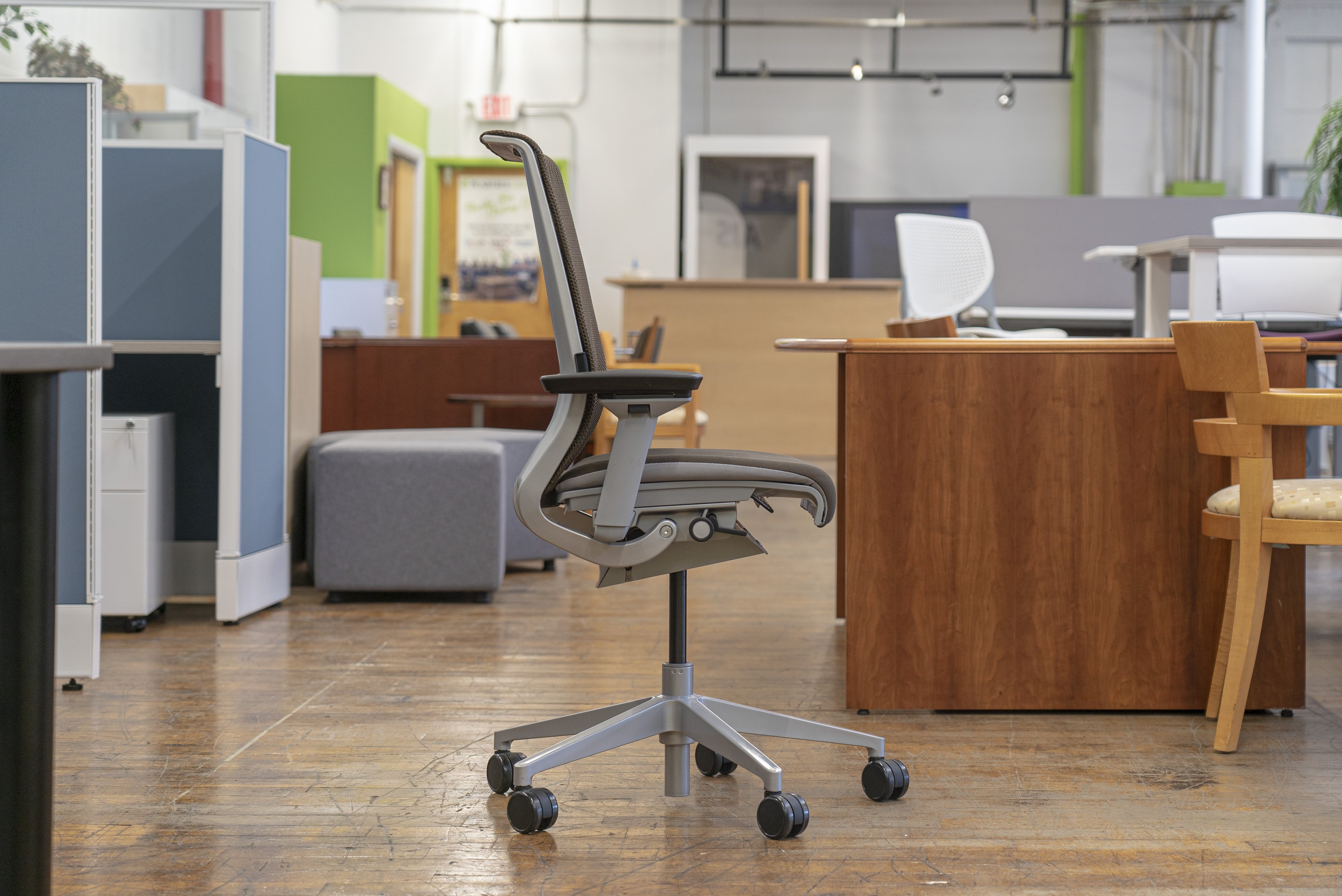 steelcase-think-v1-mesh-back-task-chairs