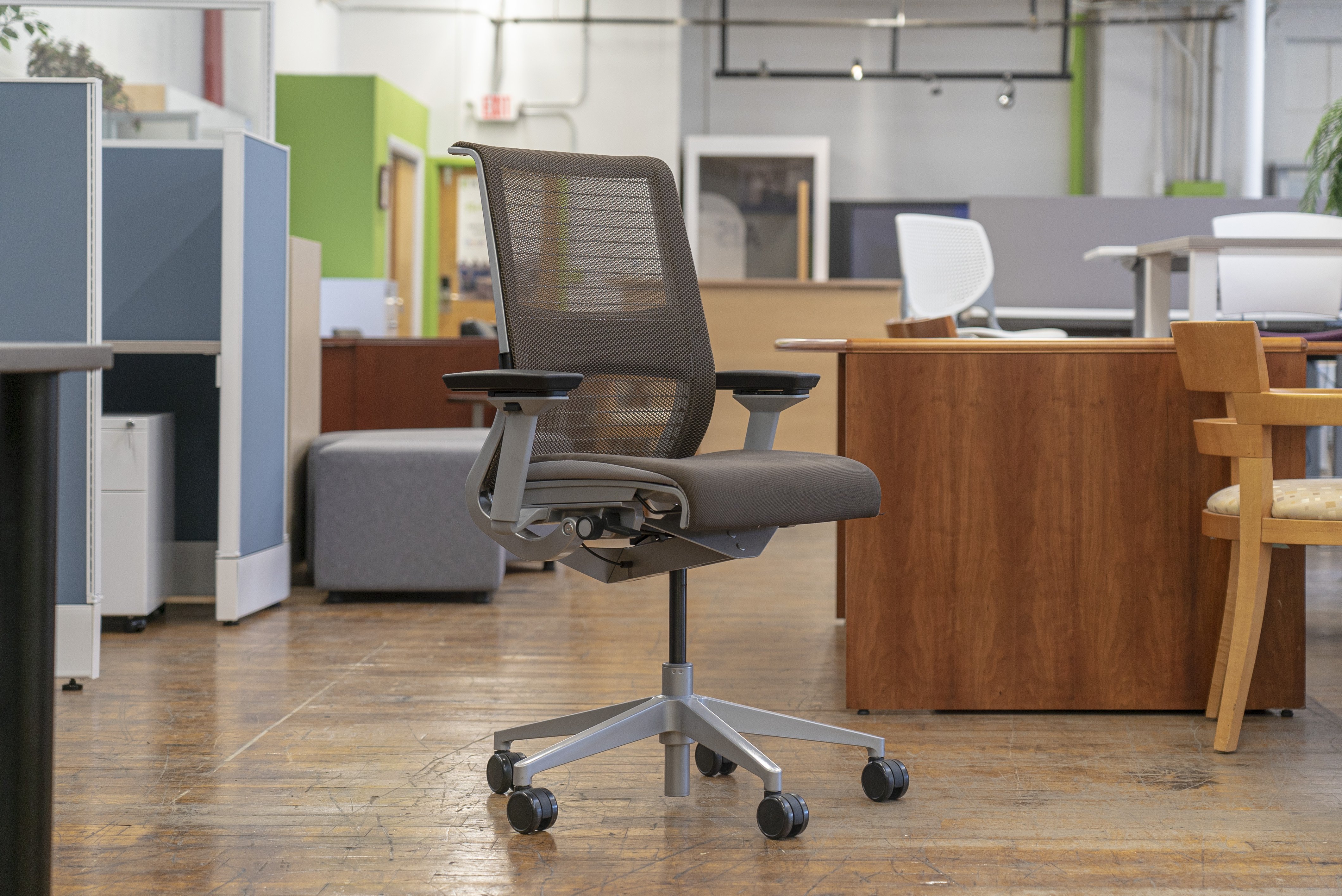 steelcase-think-v1-mesh-back-task-chairs
